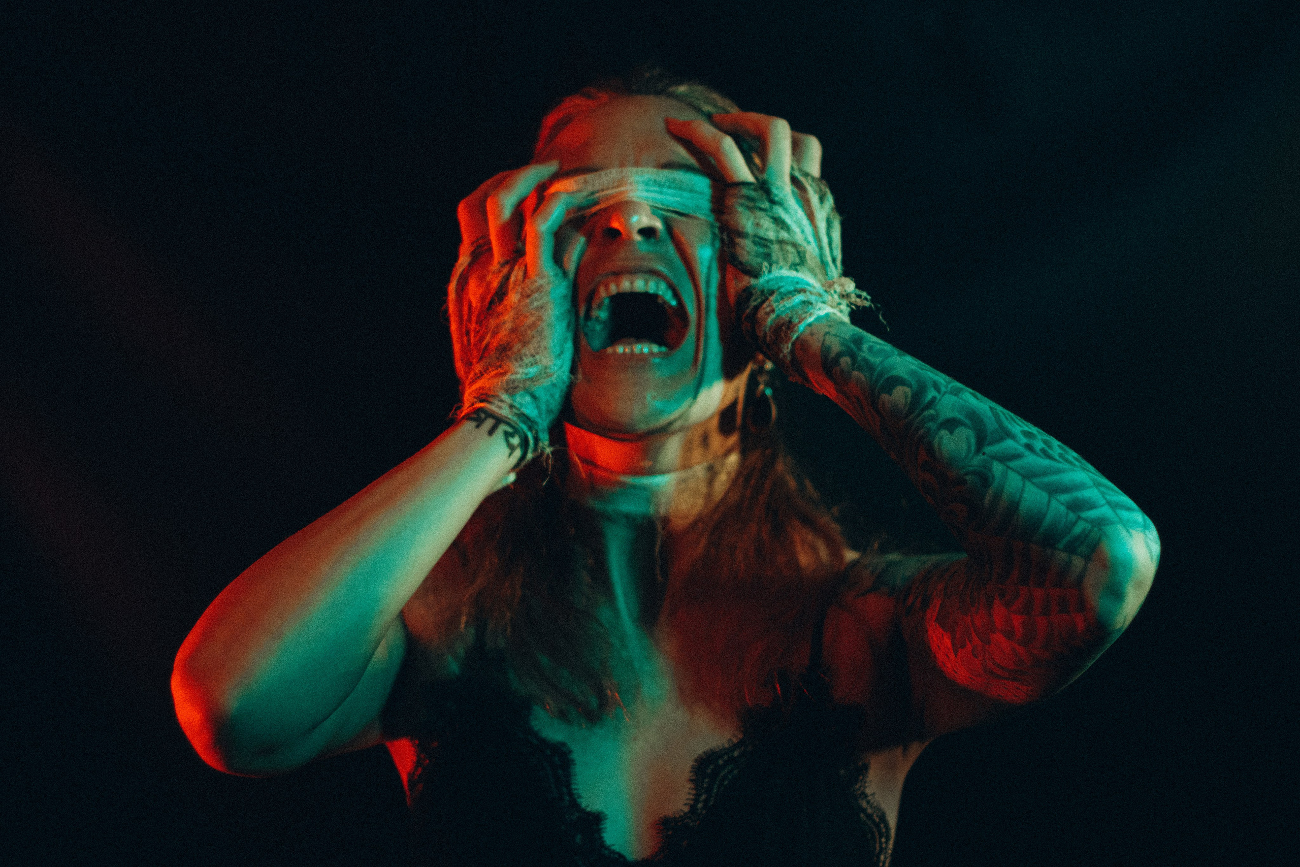 H E L E N. Портретный и уличный фотограф в Санкт-Петербурге Сергей Кутьин