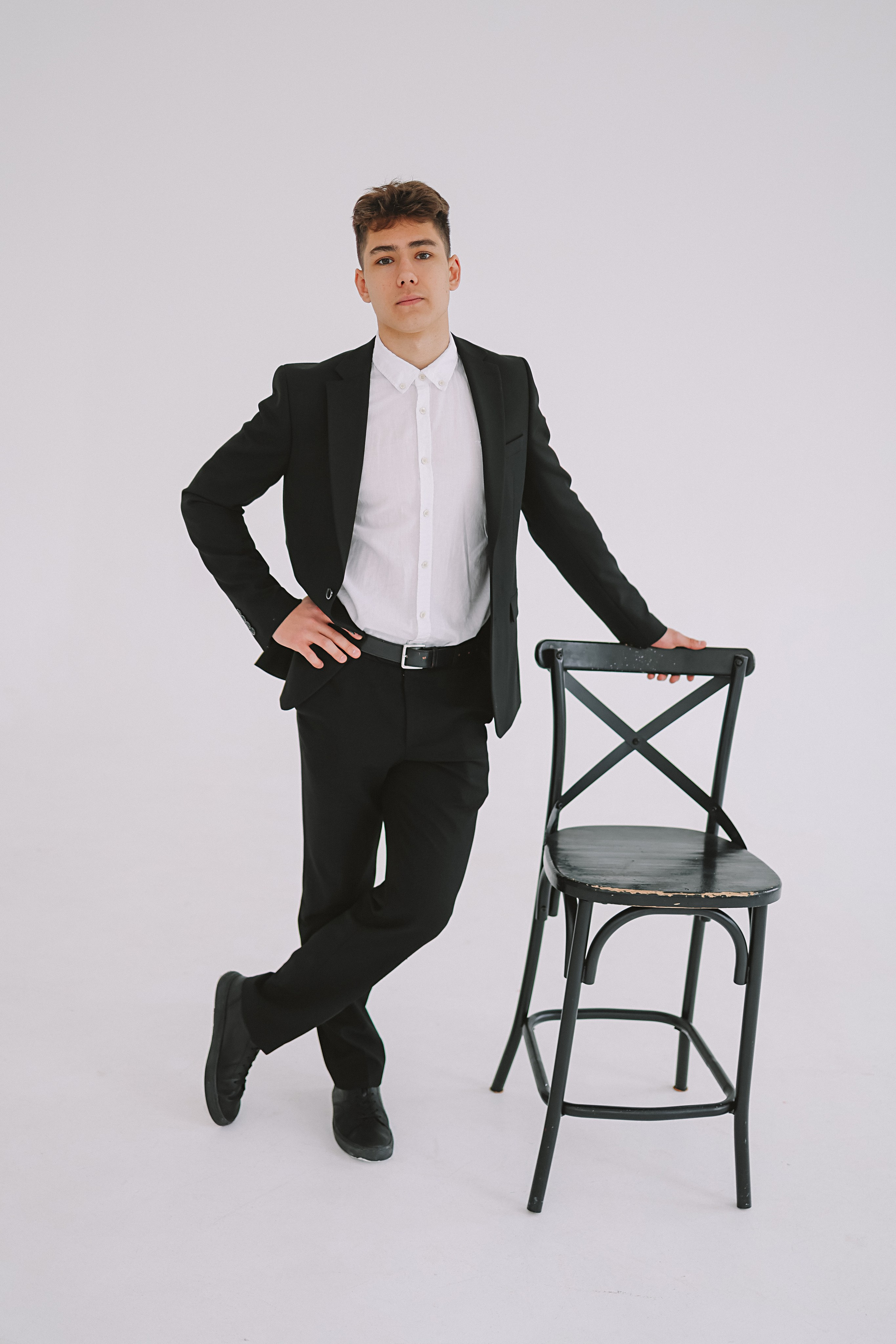 Циклорама 11 класс. Семейный фотограф Тюмень, фотограф на роды Салмина Мария