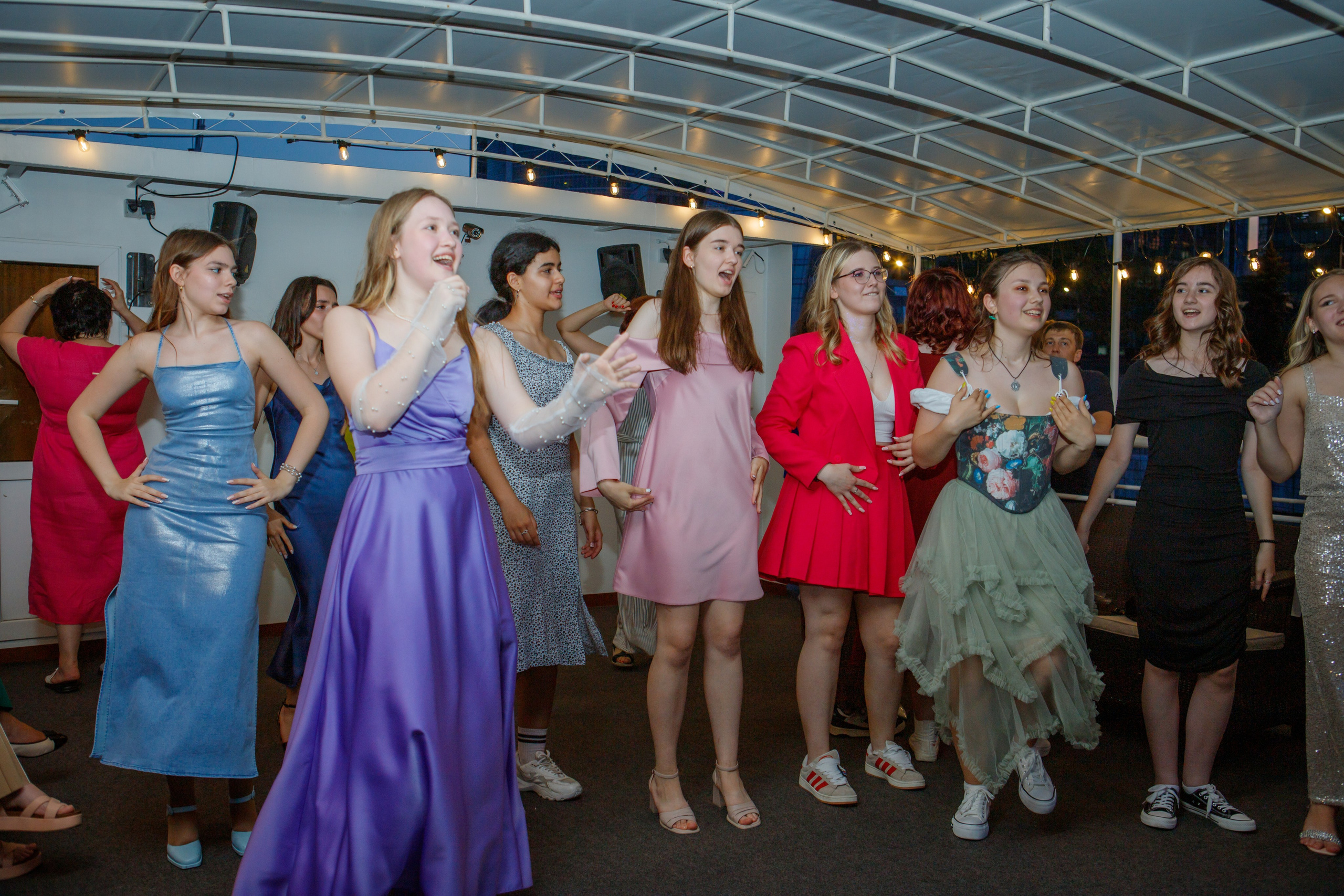 9 класс / Гимназия № 1558 имени Росалии де Кастро / Выпускной. Детский и семейный фотограф Мария Киселёва. Москва