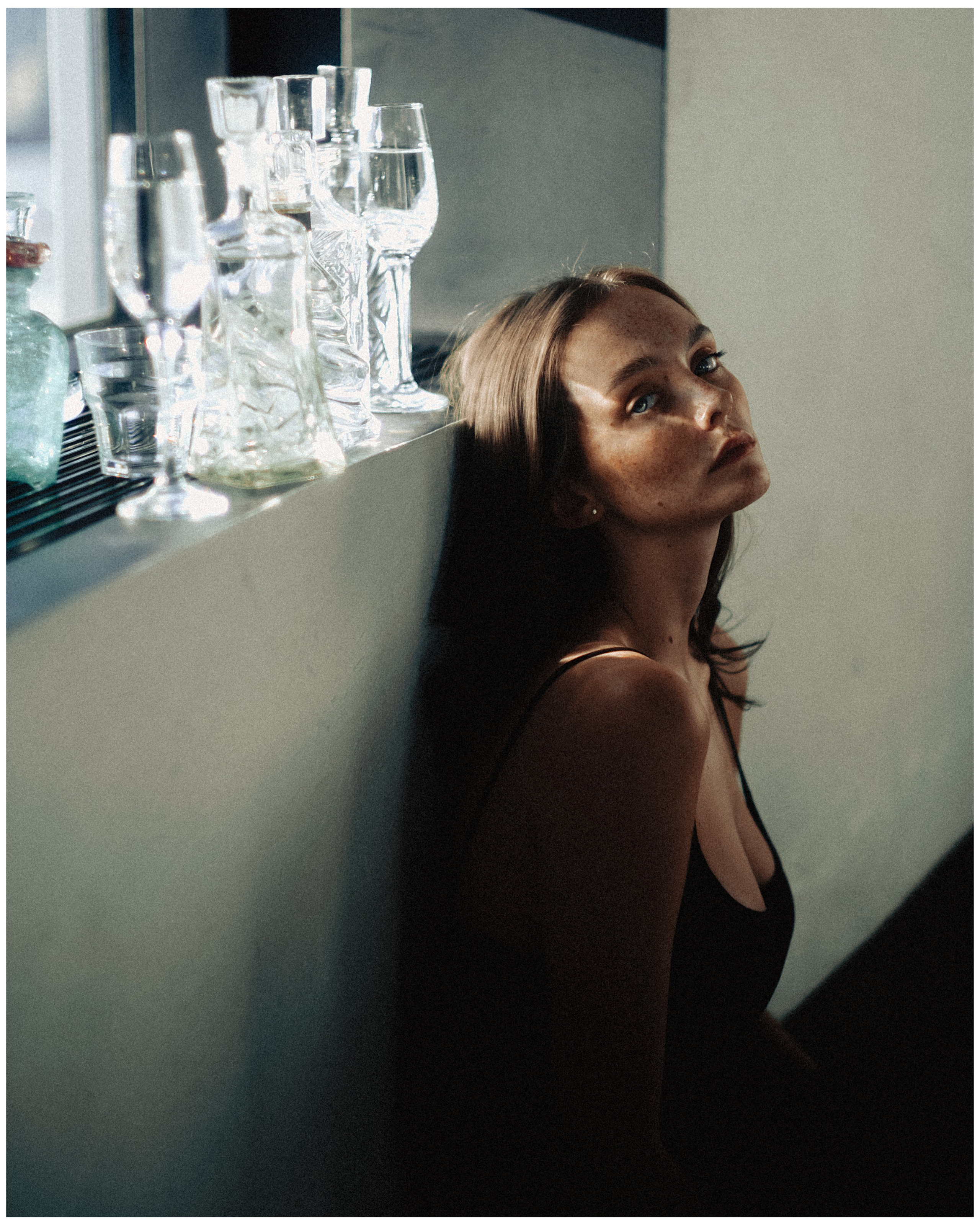 Арт фотосессия с необычной идеей в студии в Москве