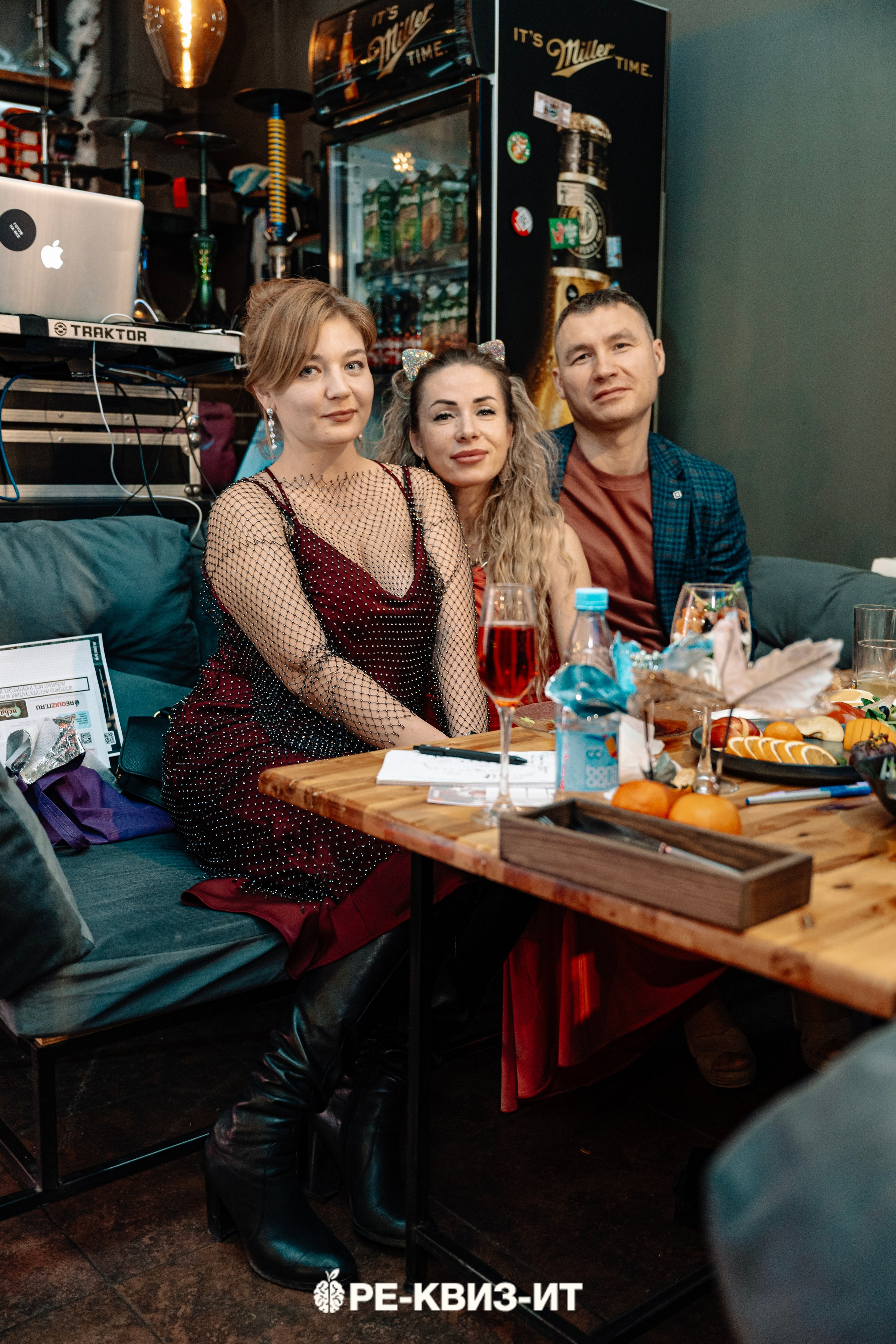 Реквизит — квиз в Зеленодольске и Волжске ZR cafe. Свадебный фотограф в Казани, и Зеленодольске Радик Мухаметов