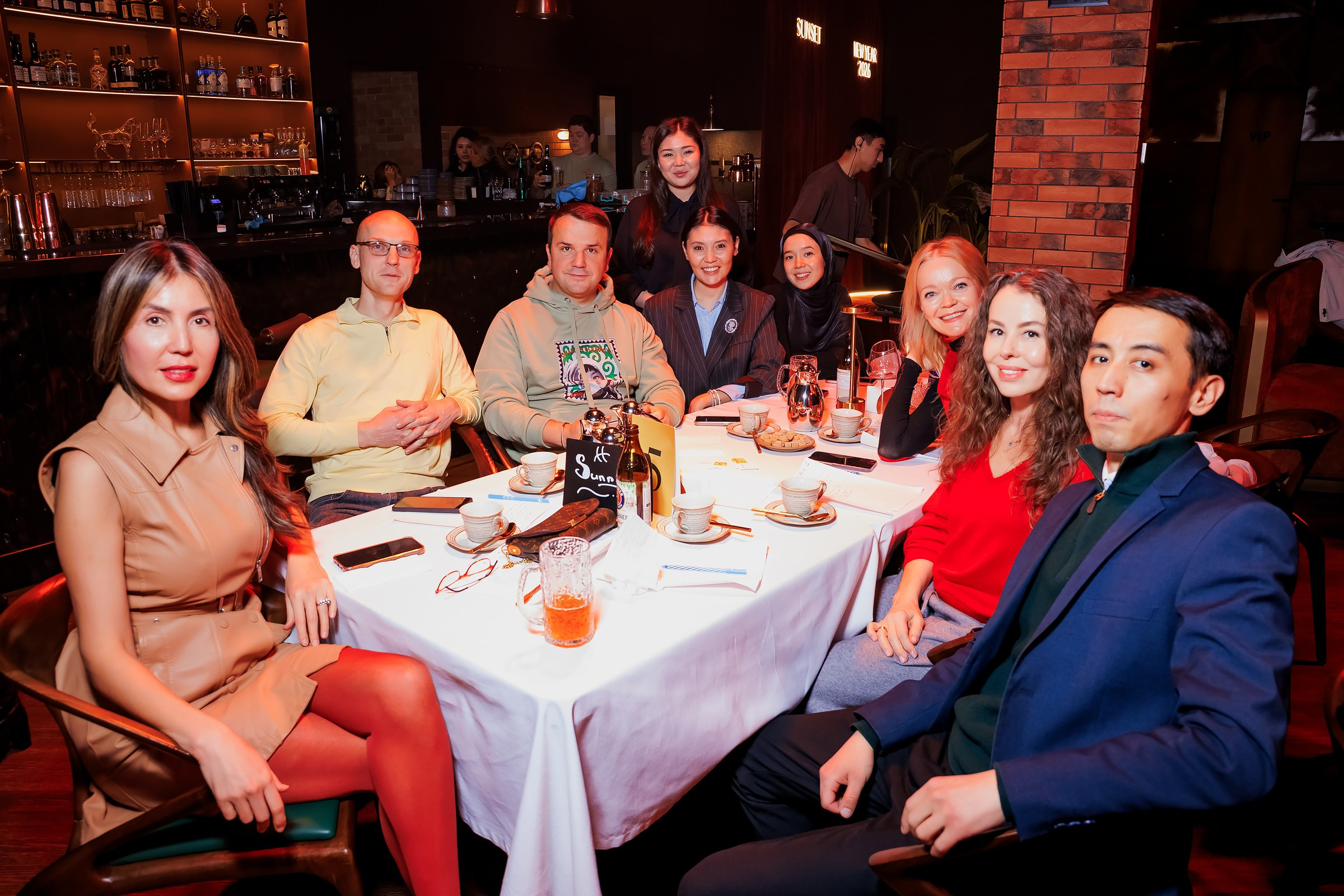 Вокруг Света за 60 Секунд-Sunset Meat Restaurant. Репортажный фотограф в Алматы Каюпов Сержан