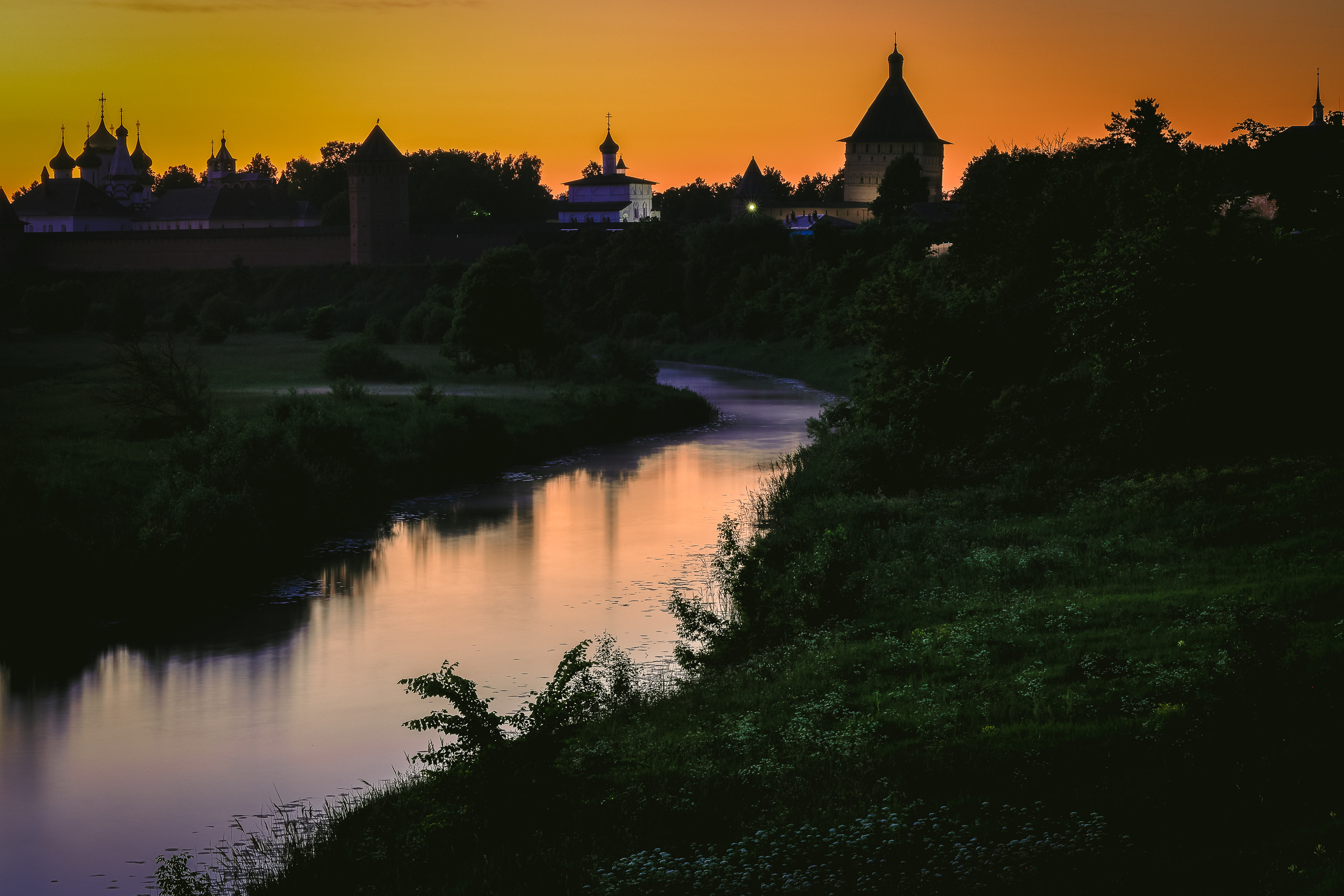 Суздаль. Вид на реку Каменку и Спасо-Евфимиевский монастырь
