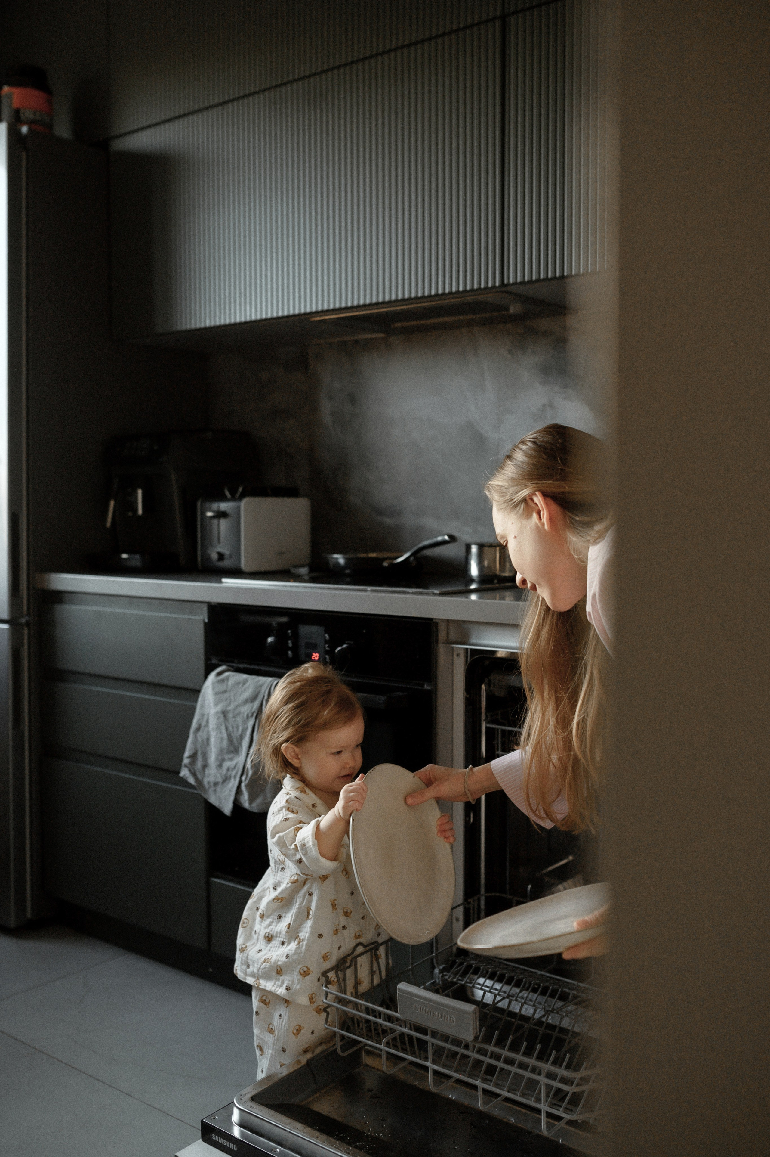 Даша и Варя дома. Семейный и свадебный lifestyle-фотограф в Москве Мария Петрова