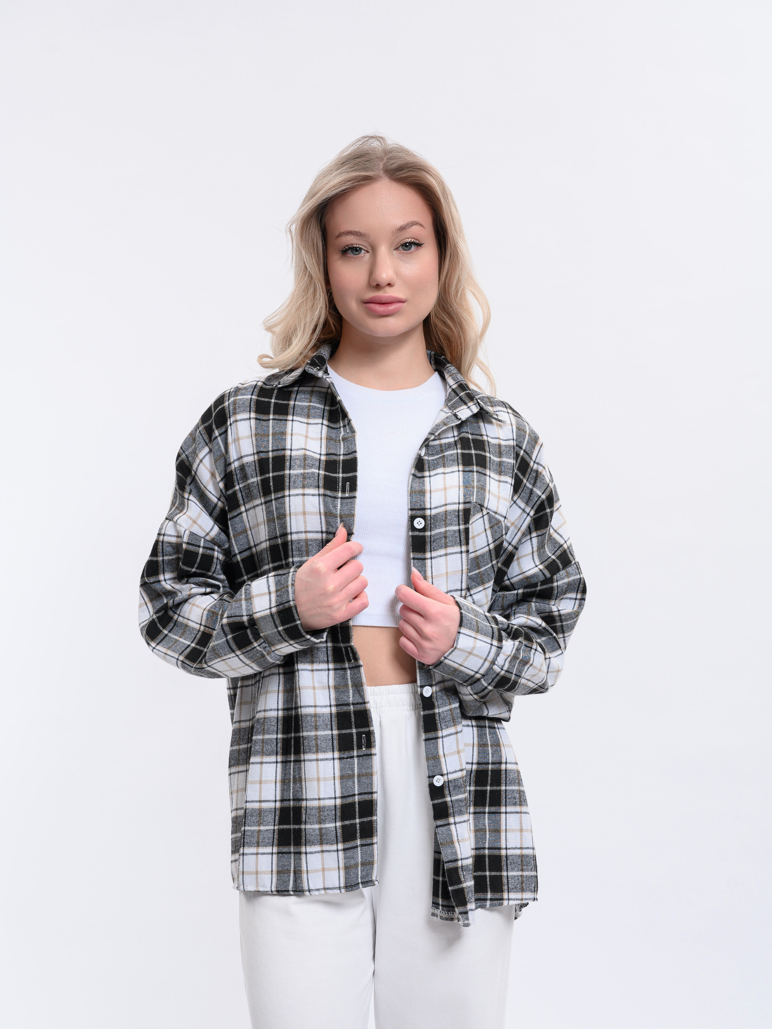 Каталог Девушки. Студия рекламной и предметной съемки товаров WELKO Studio