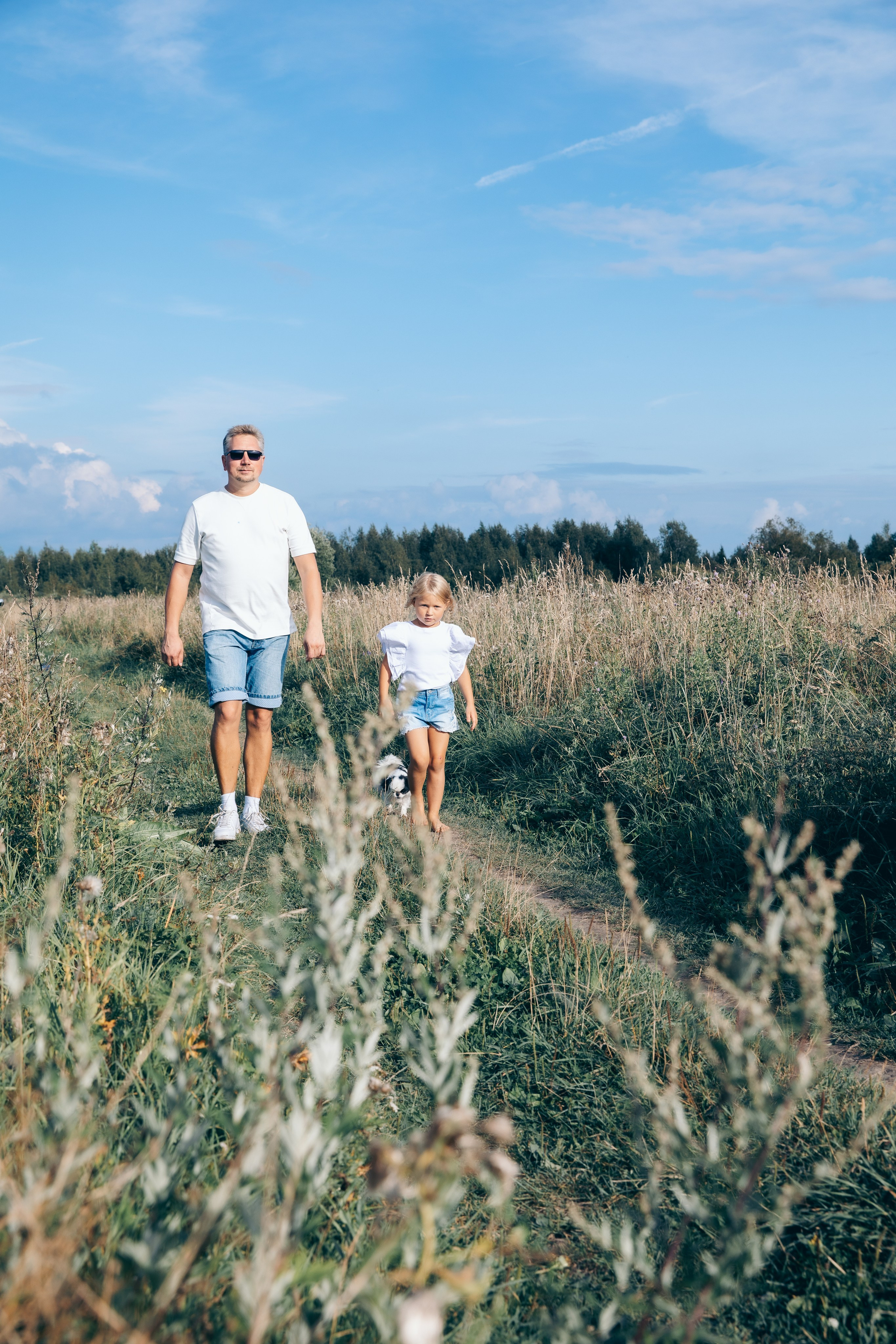 Наташа, Вадим, Арина, Тая и Пета. Август 2024. Фотограф в Санкт-Петербурге Алена Сертакова