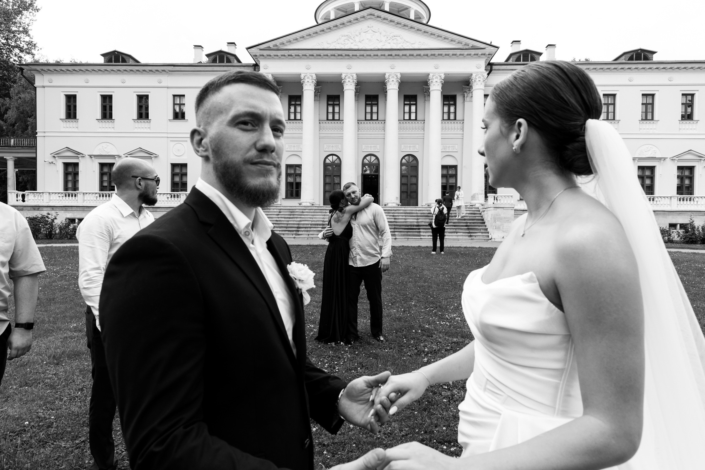 Свадебная фотосессия в усадьбе Остафьво. Свадебный фотограф в Москве Элина Ларченкова. Фото, которые цепляют