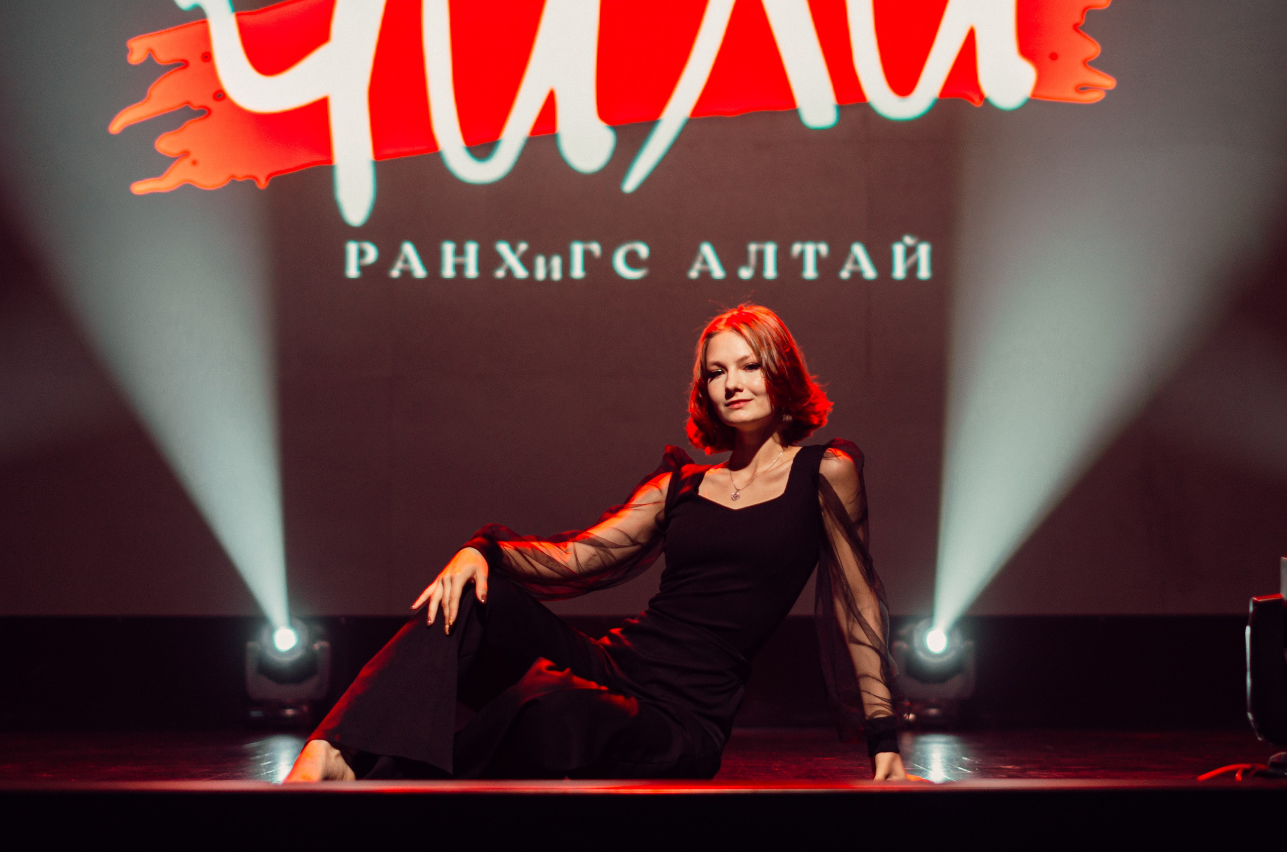 Групповая фотосъемка танцевального коллектива. Денисова Аля — фотограф для парных съемок и индивидуальных историй в Барнауле