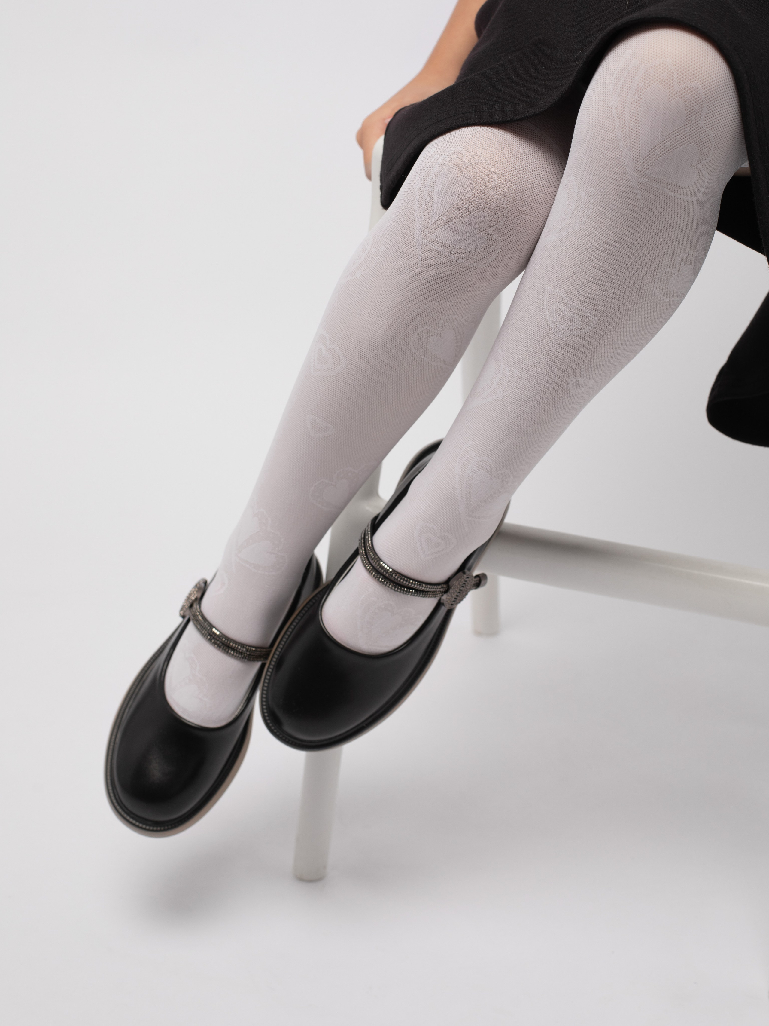 Школьные туфли. Фотостудия предметной и модельной съёмки для маркетплейсов