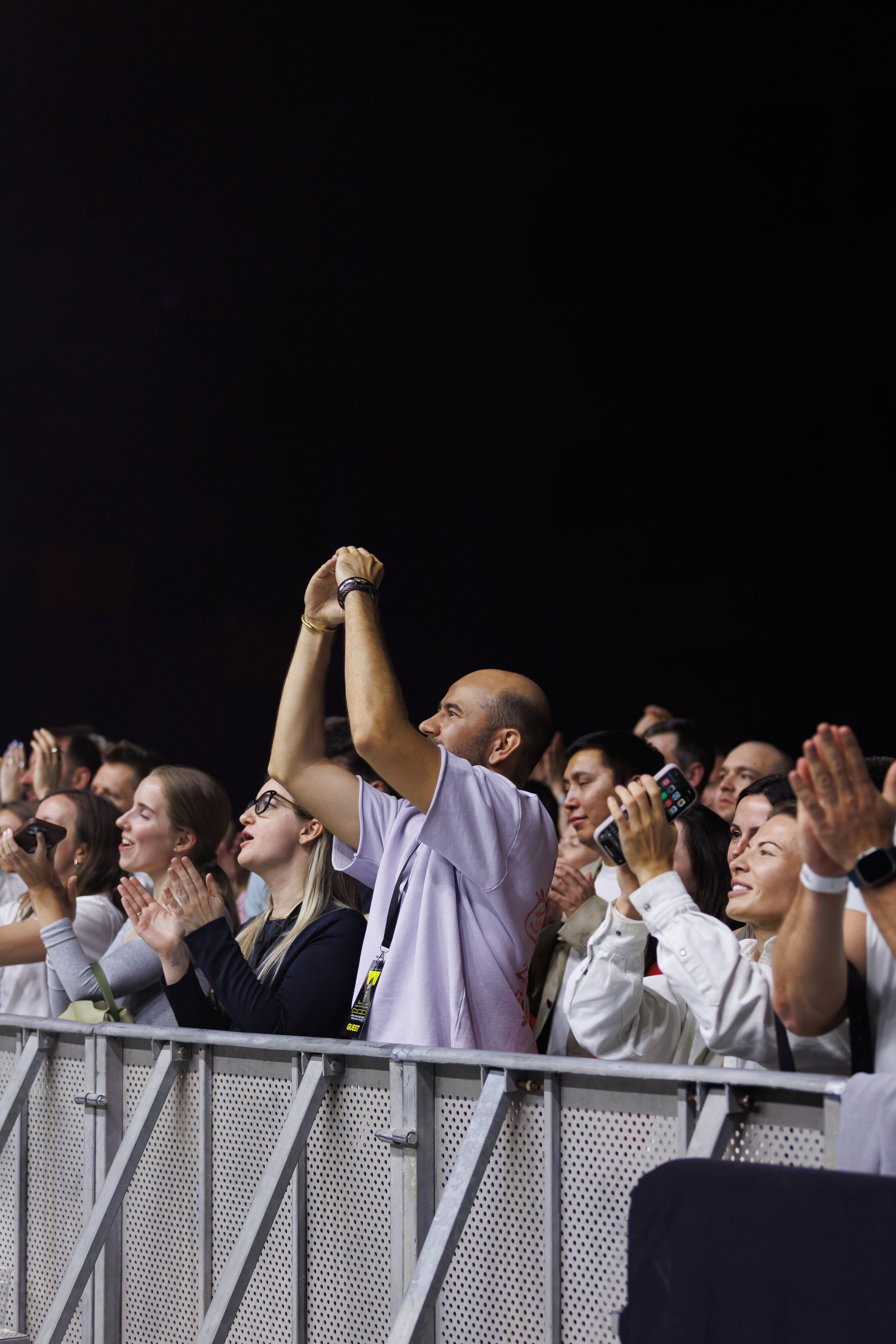 Concert Photography in Dubai — Anton Belyaev Live Performance. Evgen Yatsenko — Photographer in Dubai