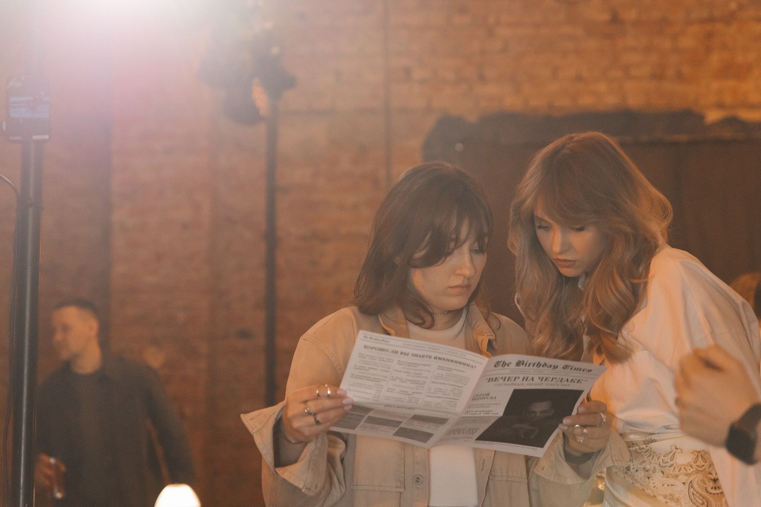 «Вечер на чердаке» Александра Бугульминцева. Свадебный и репортажный фотограф в Новосибирске Федор Гладков