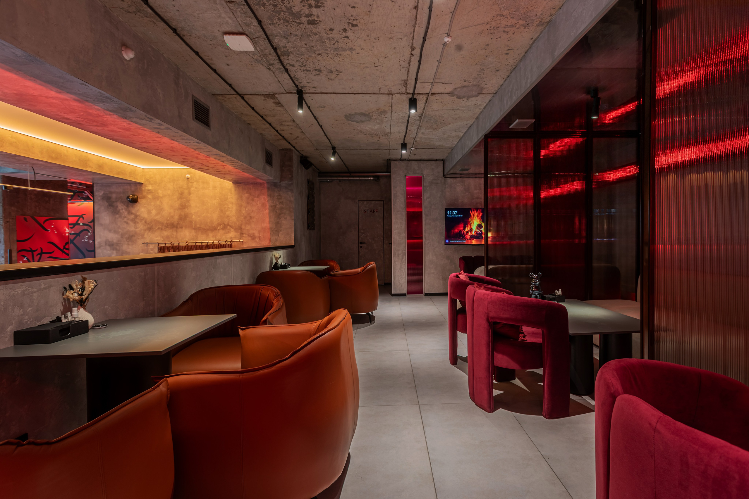 Интерьер кальянной Мята Lounge Уфа, фото Алексея Муравьёва, уютная зона отдыха с кальянами,Кальянная Мята Lounge Уфа, съёмка фотографа Алексея Муравьёва, стильный дизайн, комфортная атмосфера,Зона отдыха Мята Lounge Уфа, современные кальяны, барная стойка, фото Алексея Муравьёва,Интерьер Мята Lounge Уфа, мягкие диваны, приглушённый свет, кальяны, работа фотографа Алексея Муравьёва,Кальянная Мята Lounge Уфа, место для расслабления, общения, съёмка Алексея Муравьёва,Мята Lounge Уфа, атмосфера уюта, дыма кальянов, фото Алексея Муравьёва,Кальяны, релакс, Мята Lounge Уфа, фотография Алексея Муравьёва,Стильный лаунж, Мята Lounge Уфа, работа фотографа Алексея Муравьёва,Уютный лаунж, кальяны, Мята Lounge Уфа, фото Алексея Муравьёва,Расслабление, Мята Lounge Уфа, кальяны, комфорт, съёмка Алексея Муравьёва,Тёплая атмосфера лаунжа, Мята Lounge Уфа, мягкие кресла, дым кальянов, приятная музыка, фото Алексея Муравьёва,Расслабляющий интерьер, Мята Lounge Уфа, идеальное место для вечера, работа фотографа Алексея Муравьёва,Современная кальянная, Мята Lounge Уфа, стиль, комфорт, атмосфера, съёмка Алексея Муравьёва,Уютный лаунж-пространство, Мята Lounge Уфа, изысканные кальяны, фото Алексея Муравьёва,Мята Lounge Уфа, стиль, комфорт, дым кальянов, работа фотографа Алексея Муравьёва,Барная стойка, кальяны, лаунж, Мята Lounge Уфа, съёмка Алексея Муравьёва,Современные кальяны, интерьер, Мята Lounge Уфа, фото Алексея Муравьёва,Декор лаунжа, Мята Lounge, стильные элементы, Уфа, работа фотографа Алексея Муравьёва,Зона кальянов, Мята Lounge Уфа, уют, стиль, съёмка Алексея Муравьёва,Атмосфера лаунжа, мягкие диваны, кальяны, Мята Lounge Уфа, фото Алексея Муравьёва