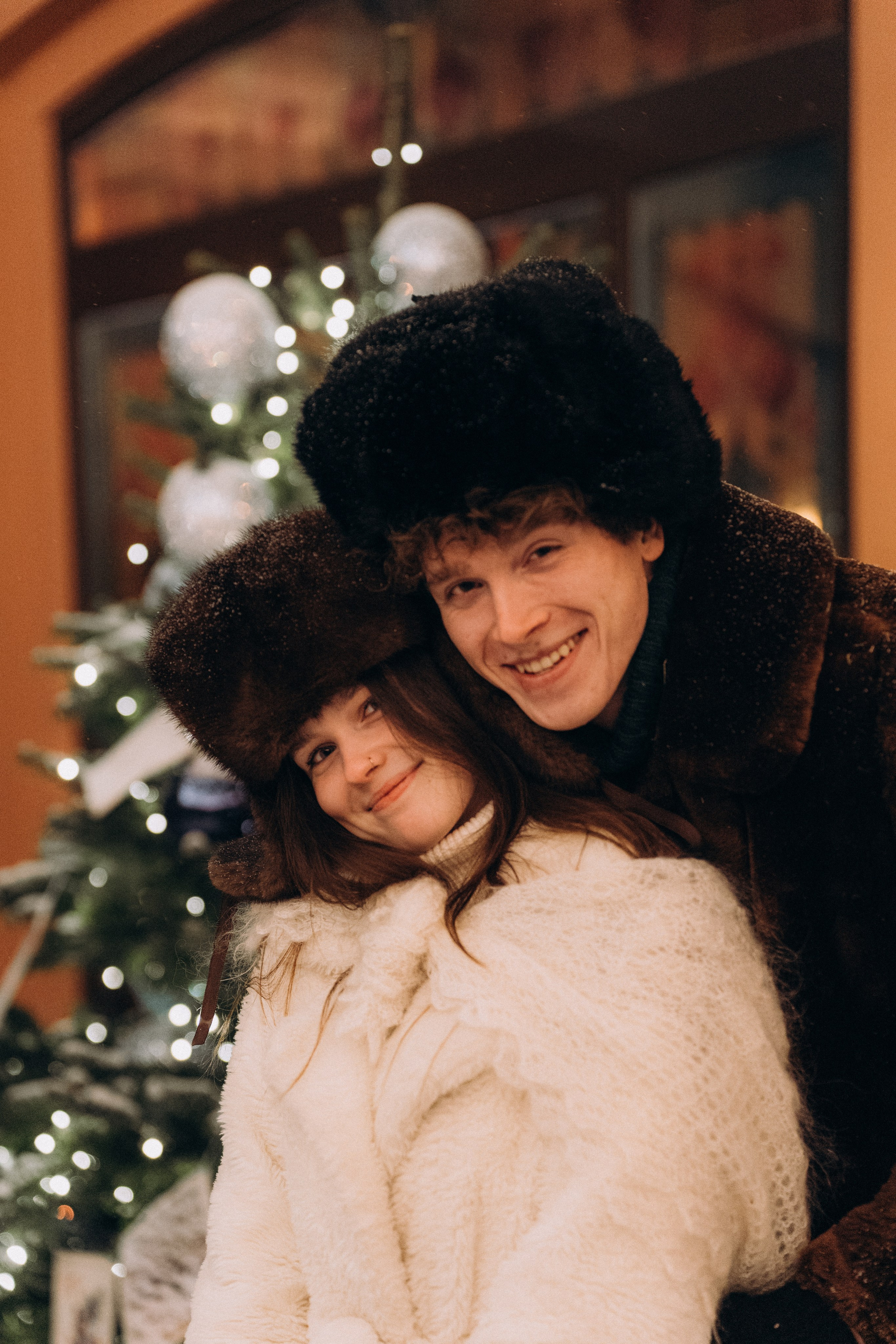 НОВОГОДНЯЯ ПРОГУЛКА ПАРЫ ПО ЧЕРНЫШЕВСКОЙ ПЕРЕД НОВЫМ ГОДОМ. Профессиональный фотограф, Санкт-Петербург — Виктория Богомолова