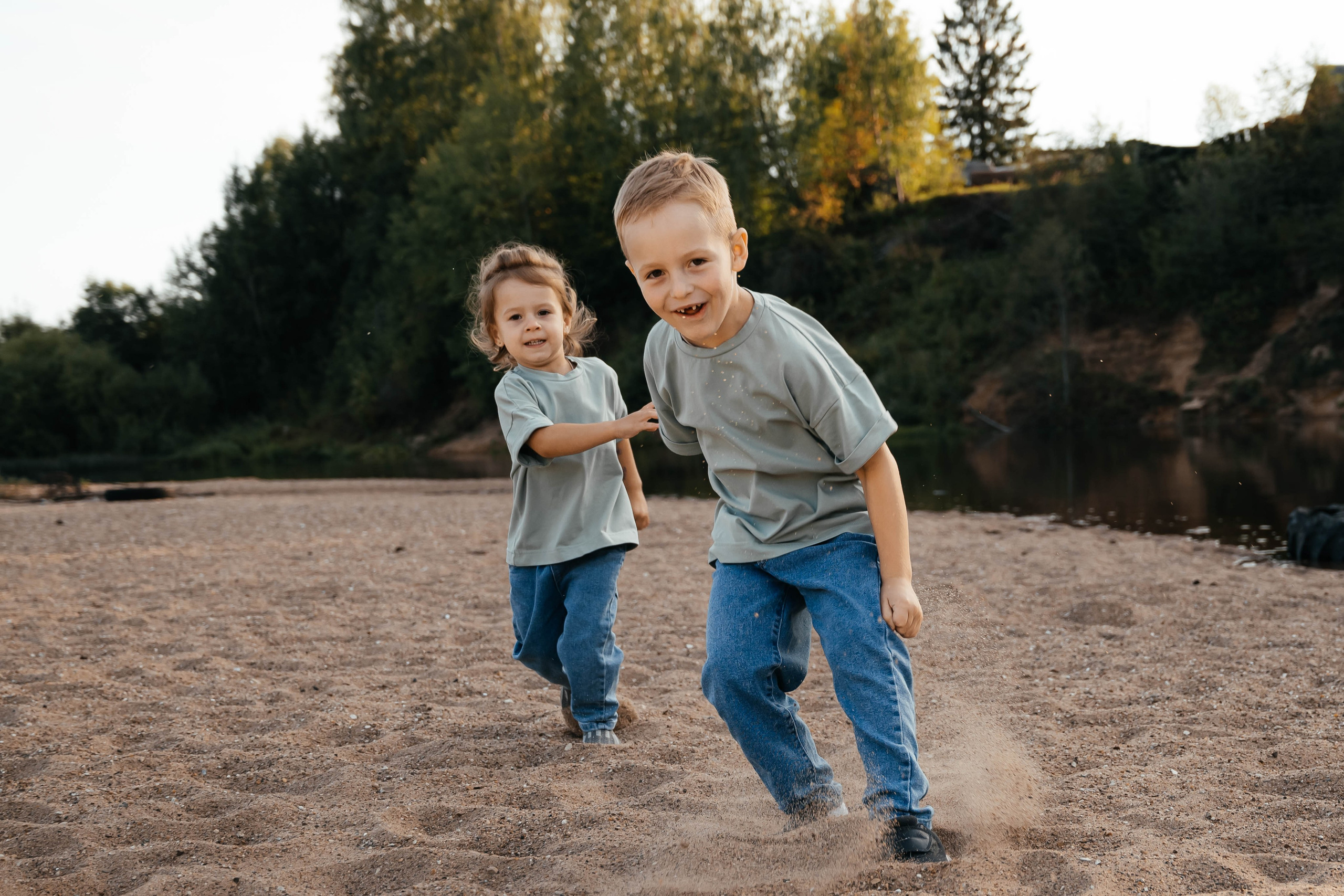 Съёмка на пляже в Верховажье. Свадебный и семейный фотограф г. Ярославль Савинская Анастасия