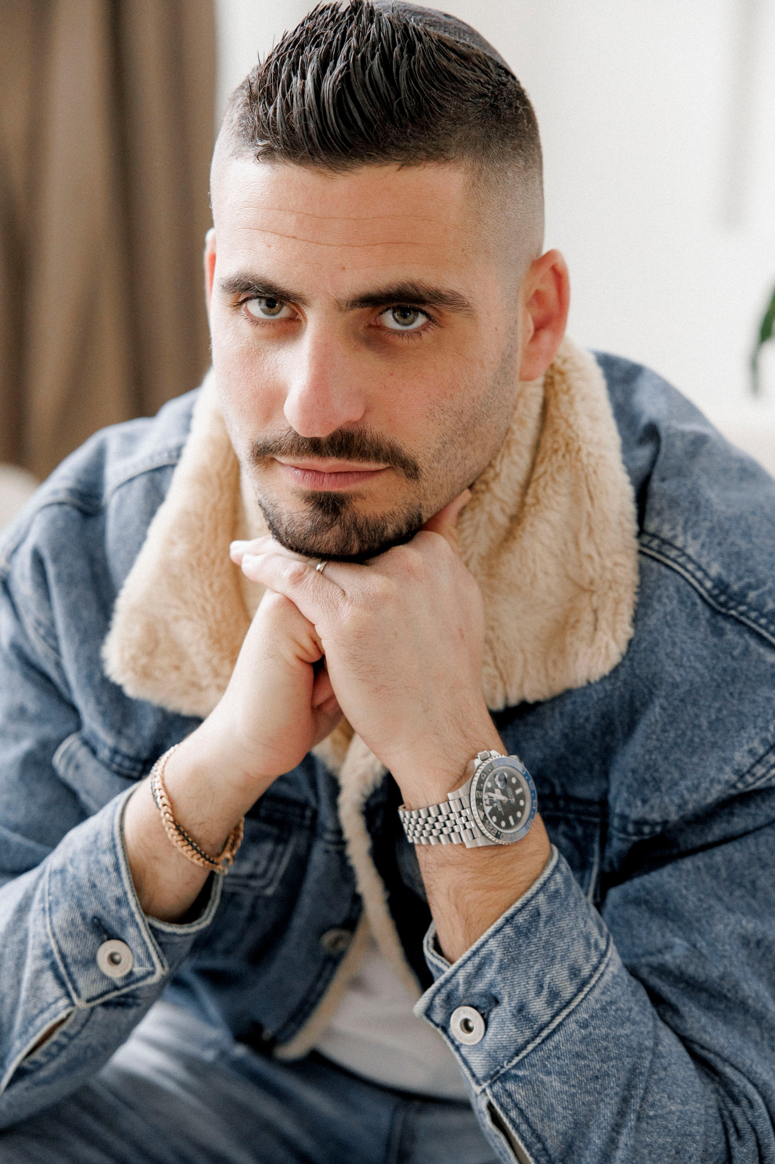 Family photoshoot in White Studio. Wedding and family photographer