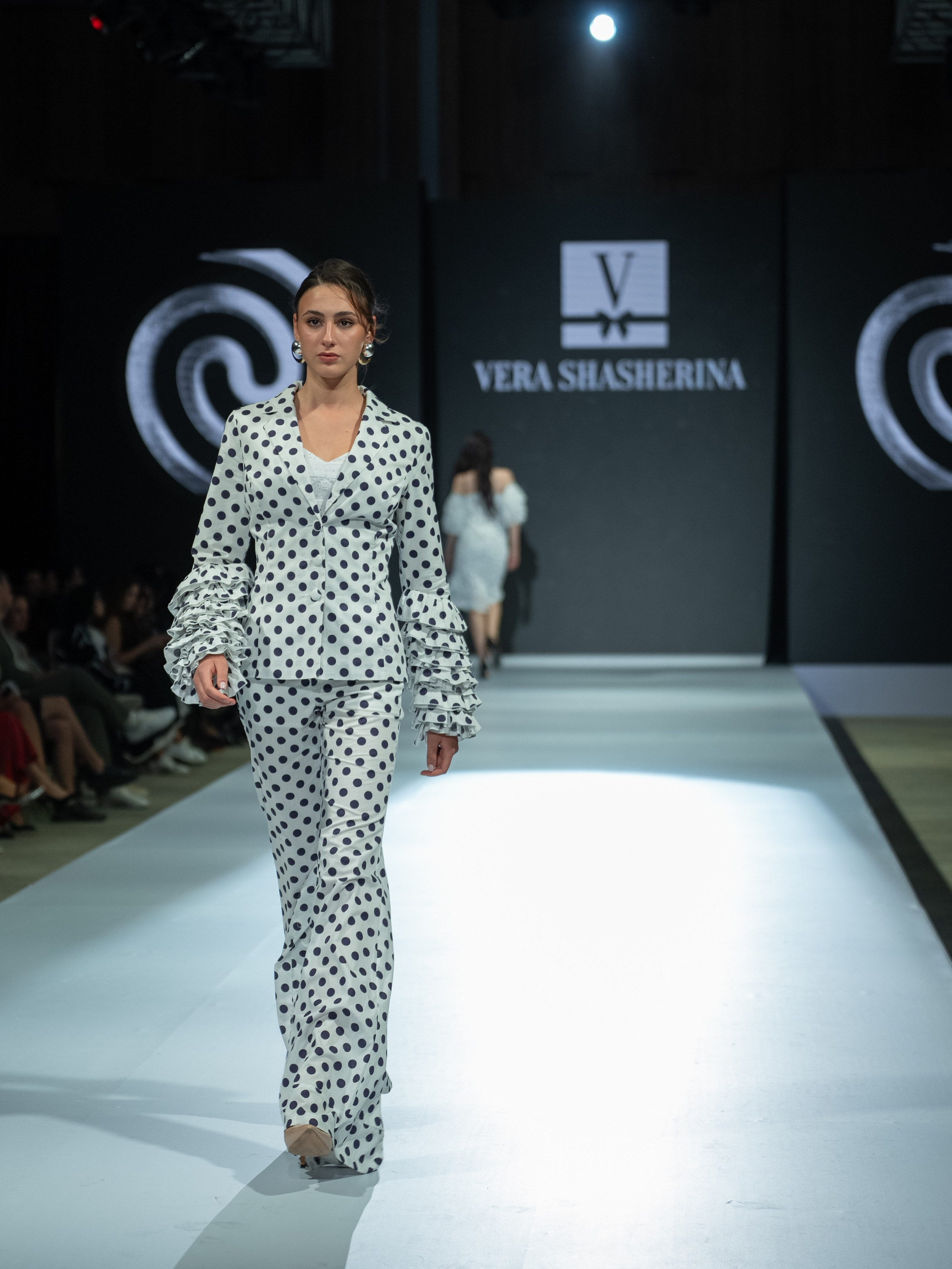 EURASIAN FASHION WEEK Vera Shasherina. Сайт Алматинского НЮ АРТ, будуар и фэшн фотографа Дениса Карпенко