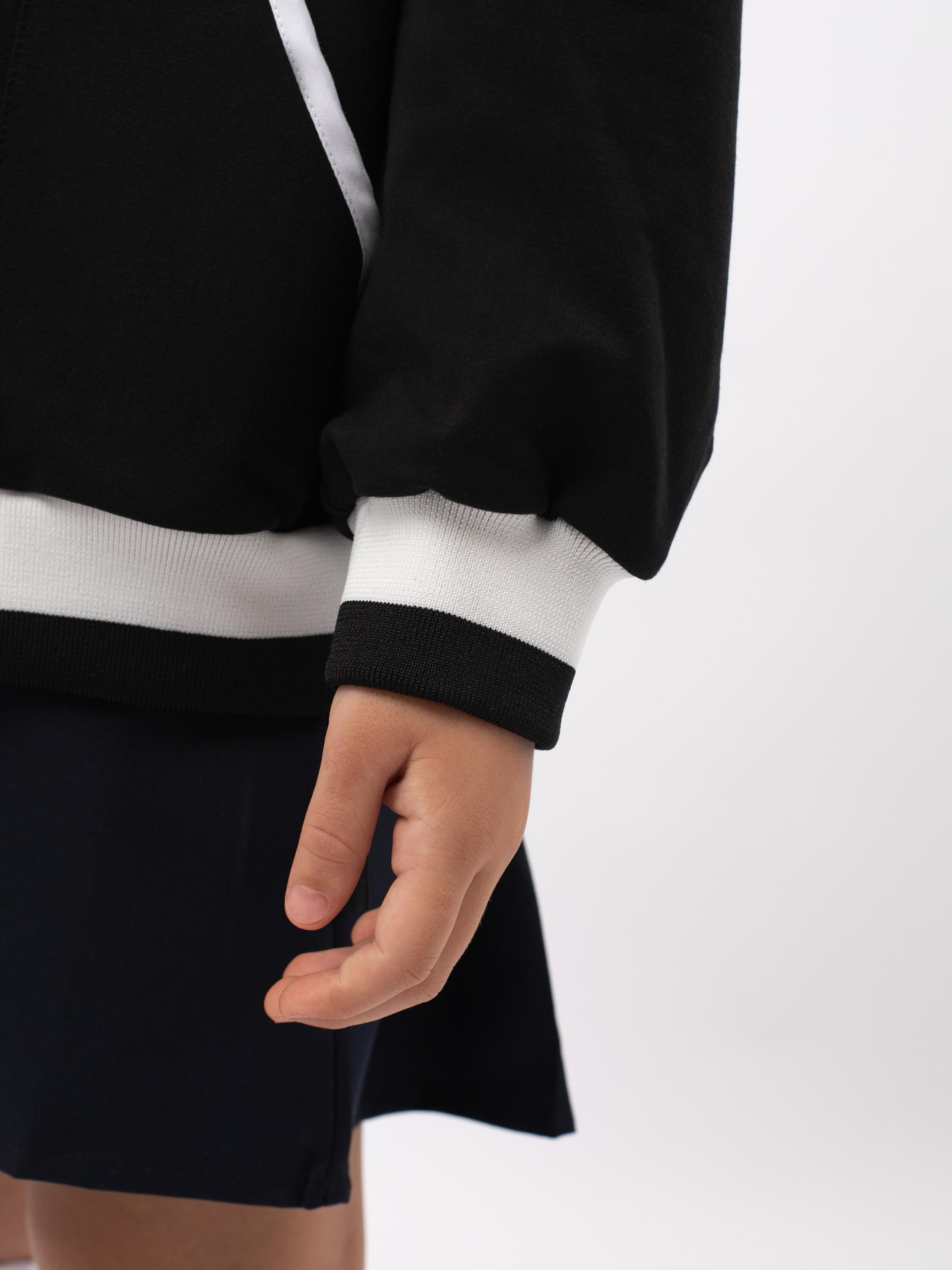 Школьная одежда. Фотостудия предметной и модельной съёмки для маркетплейсов