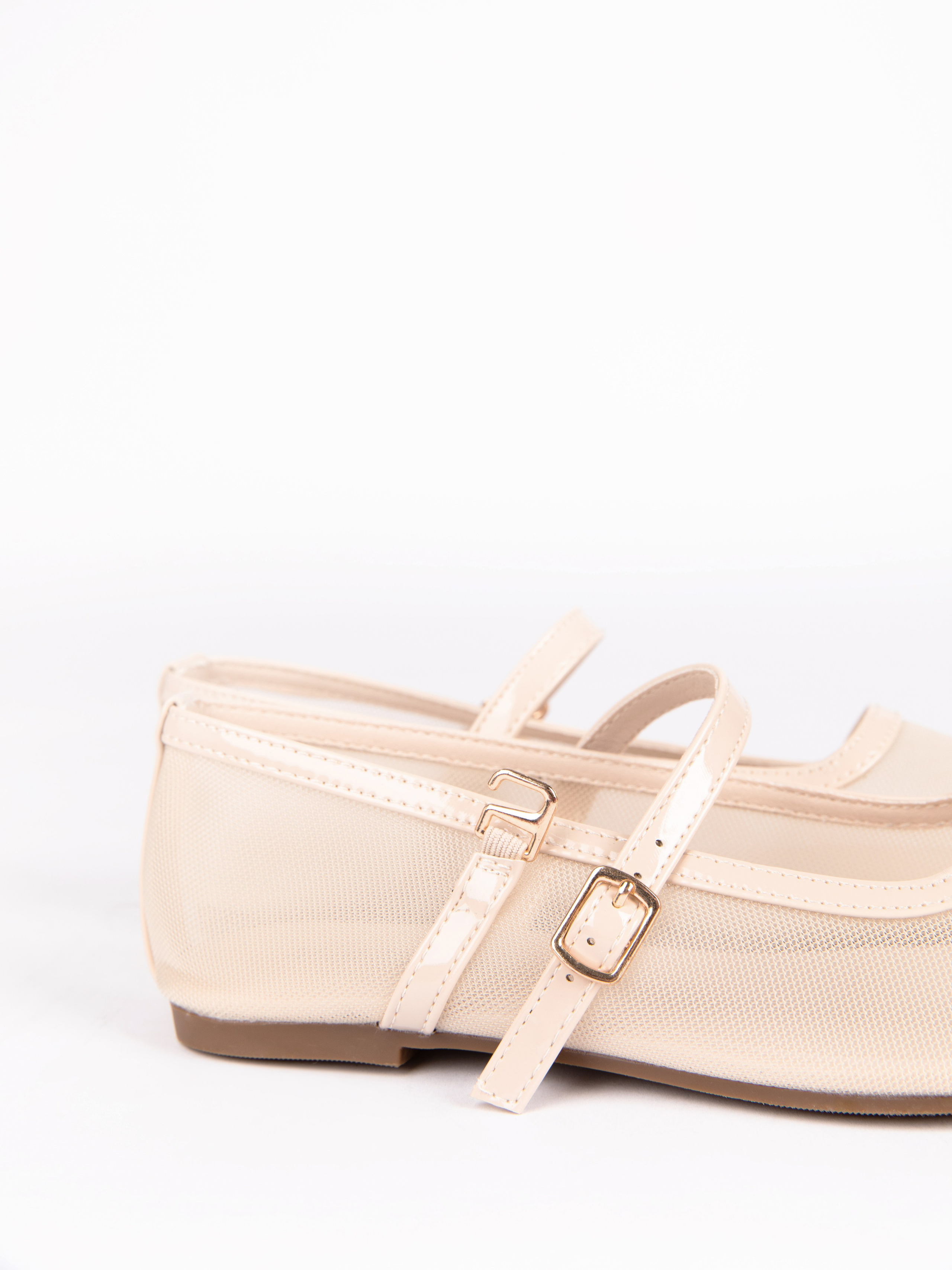 Туфли женские. Фотостудия предметной и модельной съёмки для маркетплейсов