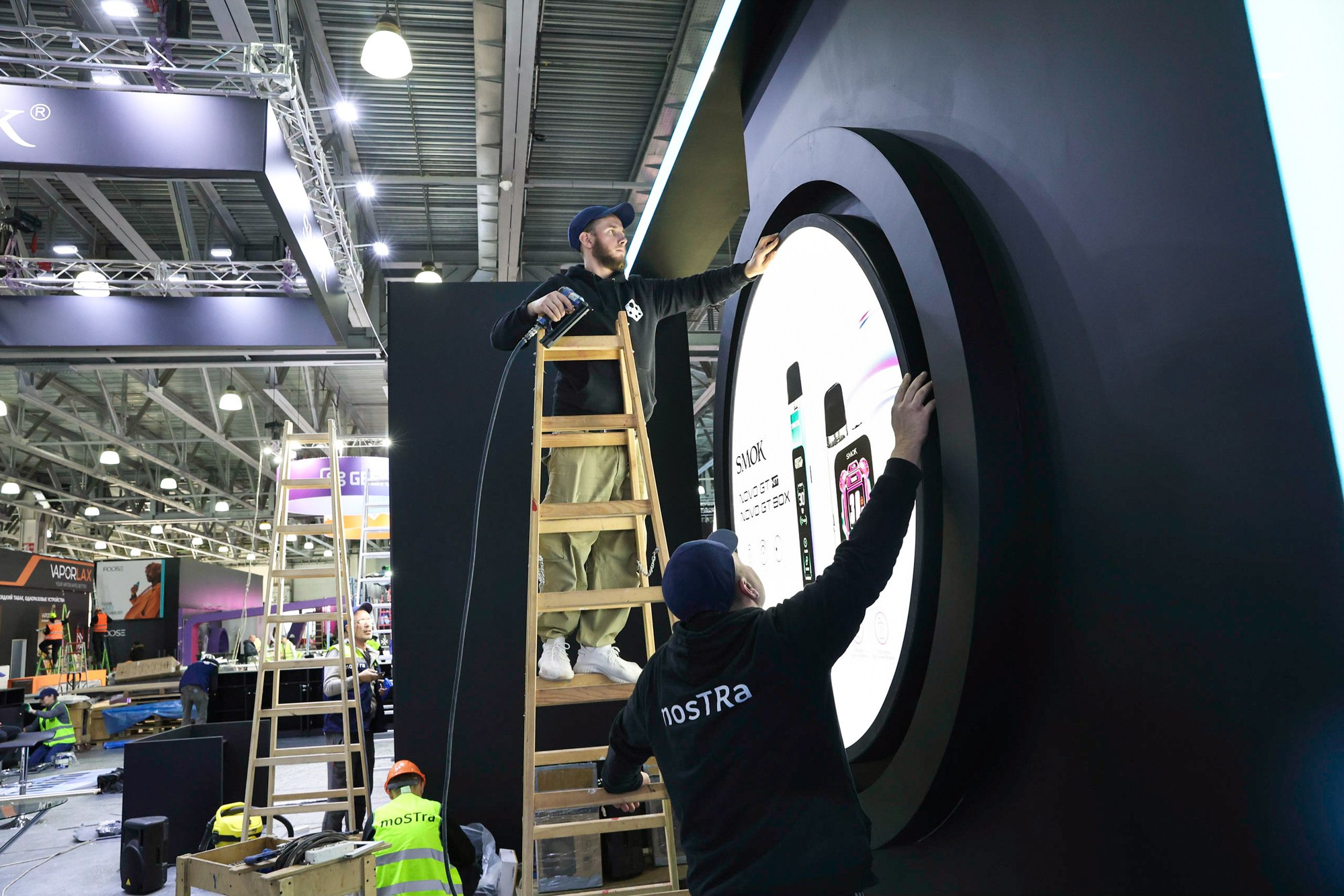 Застройка Vape Club Show. Фотограф Дарья Попова