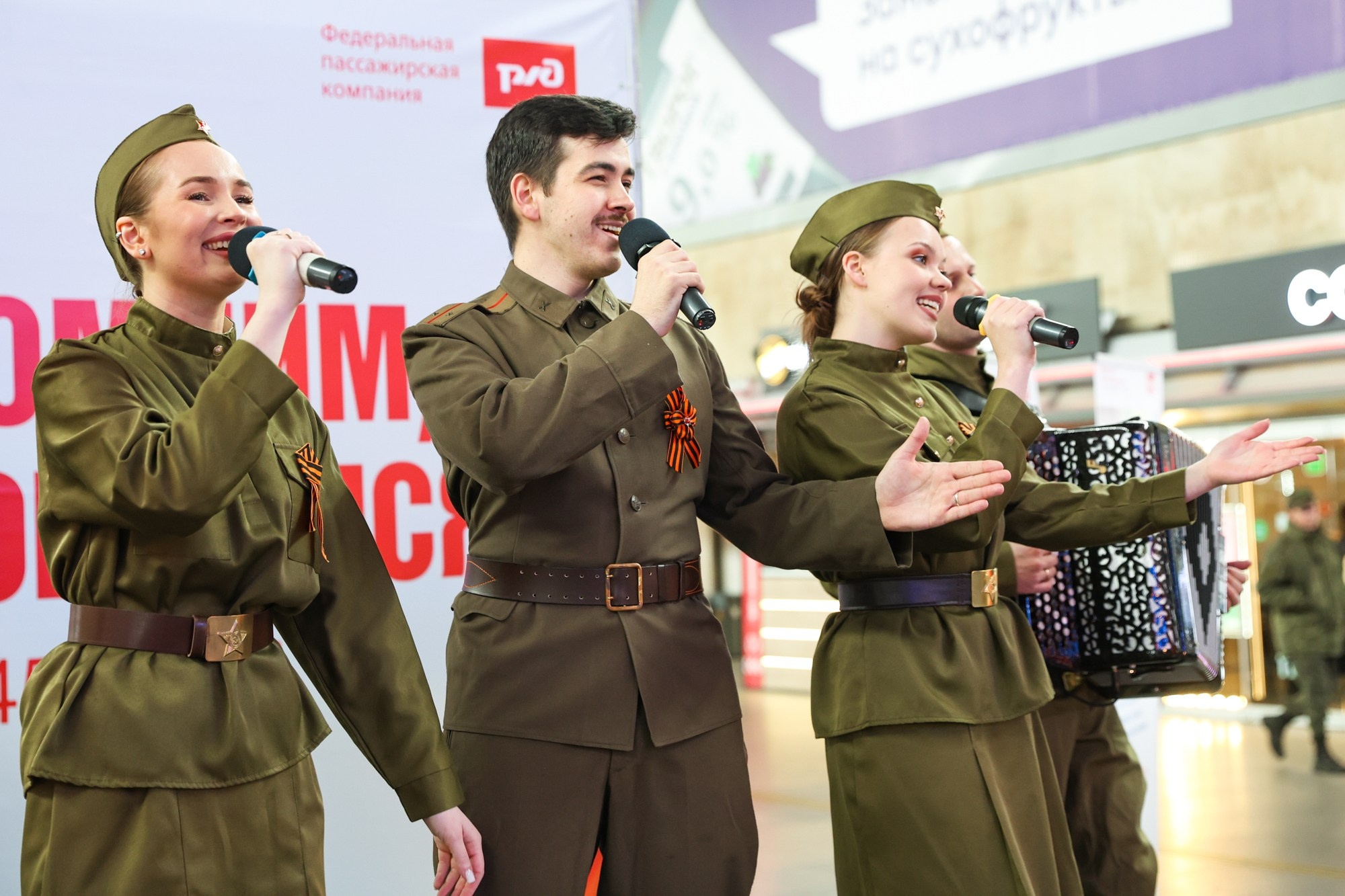Концерт к 9 мая на Московском вокзале. Фотограф Дарья Попова