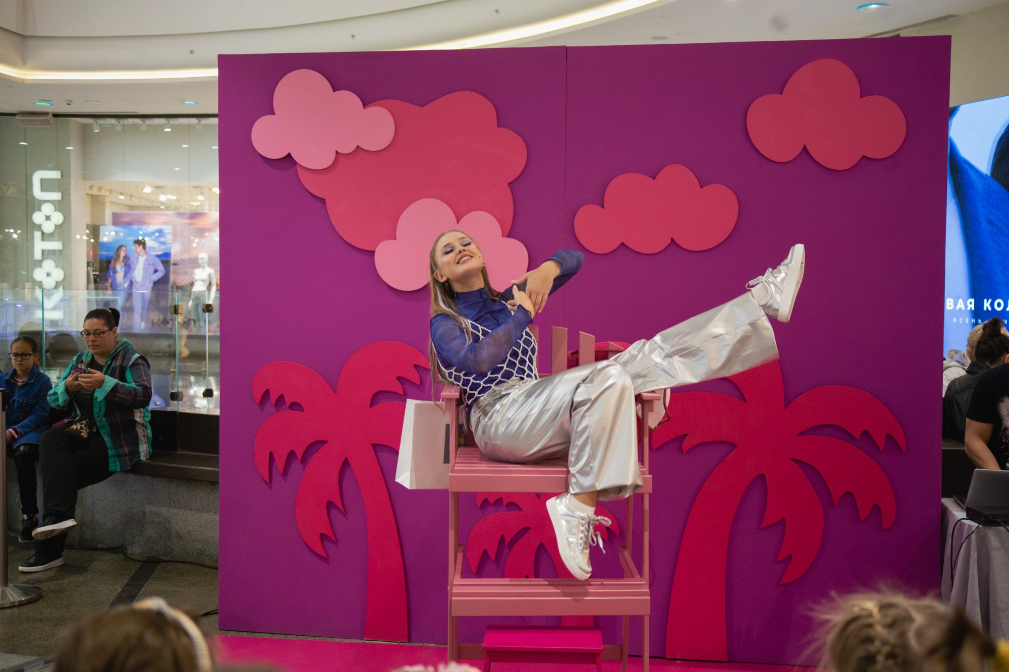 Сказка в ТЦ Океания. Репортажный и концертный фотограф в Москве Анастасия Осень