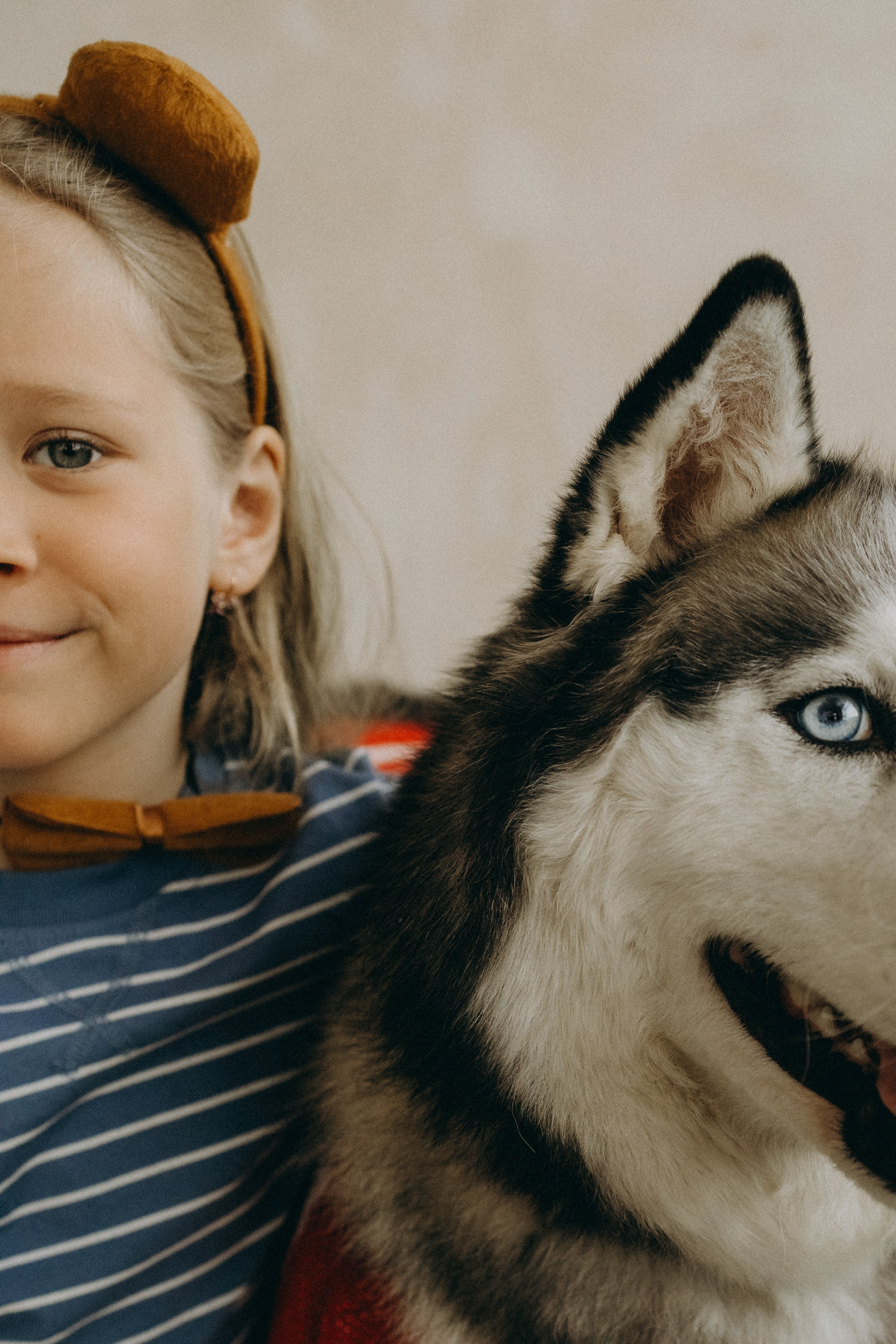 Катя, Лида, Вольт. Главная