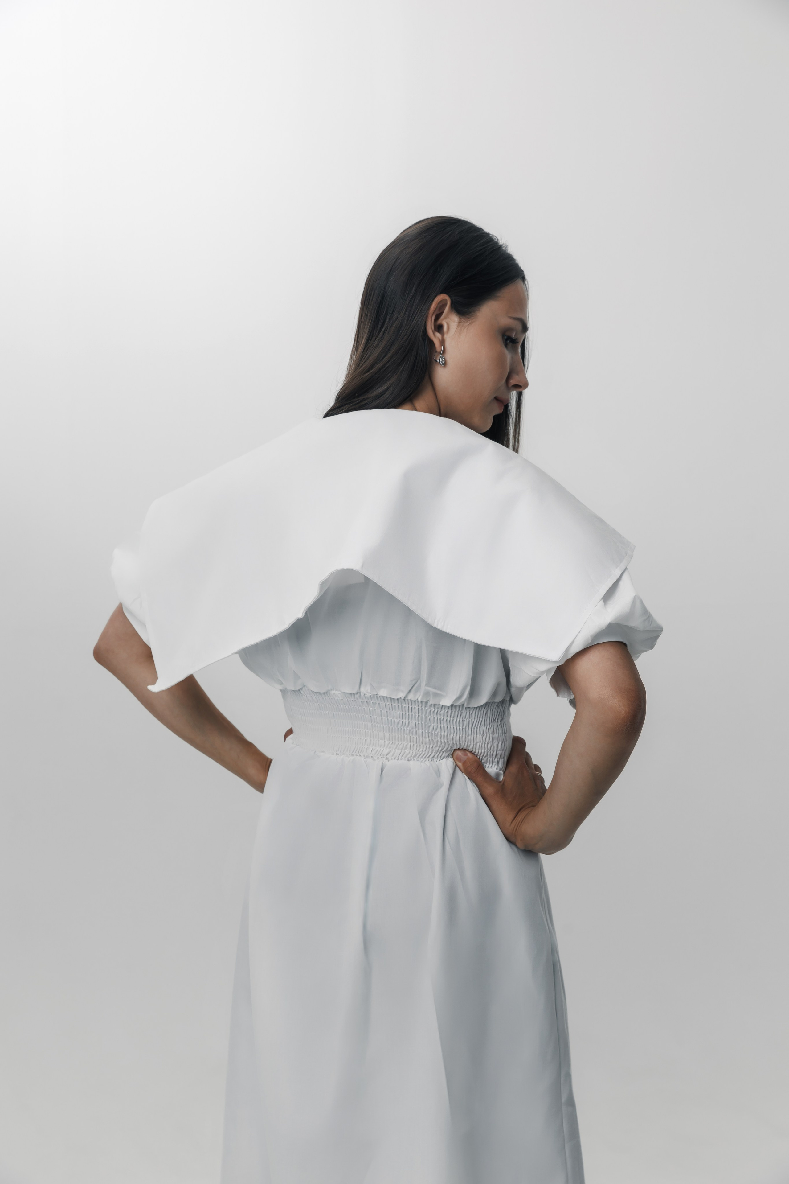 Фото для каталога и маркетплейса, каталожная фотосъемка, фото для бренда, девушка в белом платье