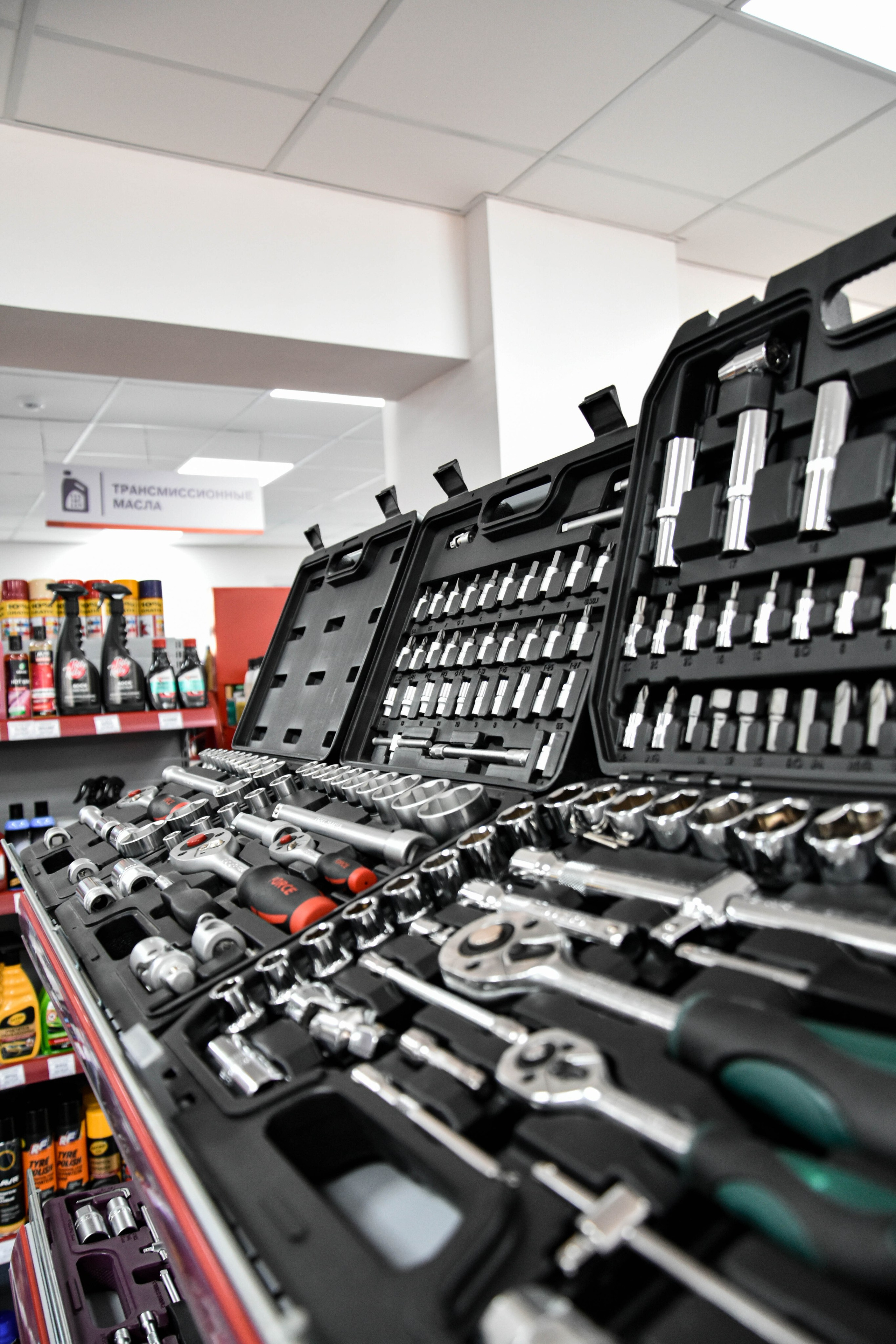 Салон запчастей. Женский фотограф в Людиново и Киров