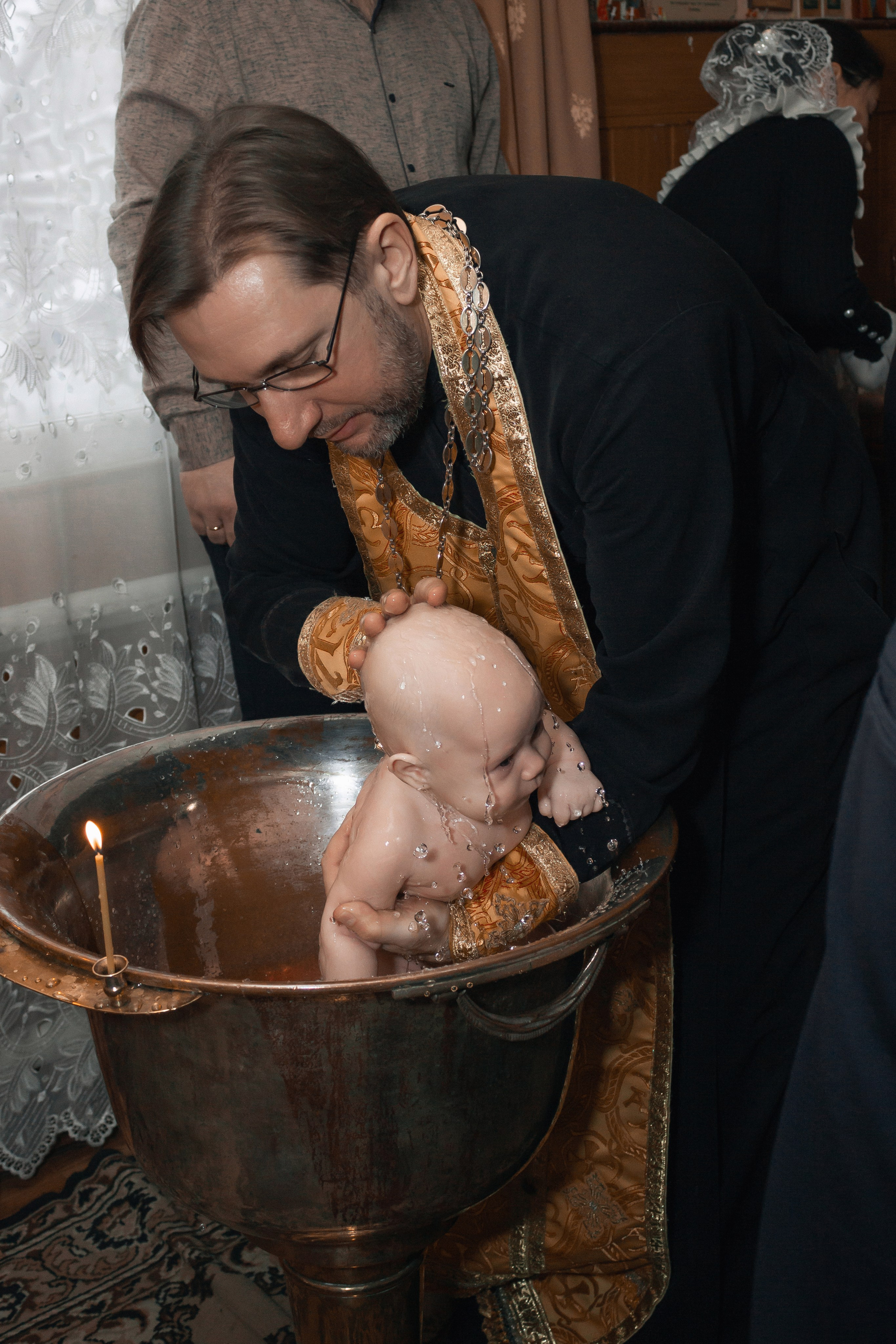 Съёмка таинства крещения. Фотограф Сергей Окшевский. Город Елец