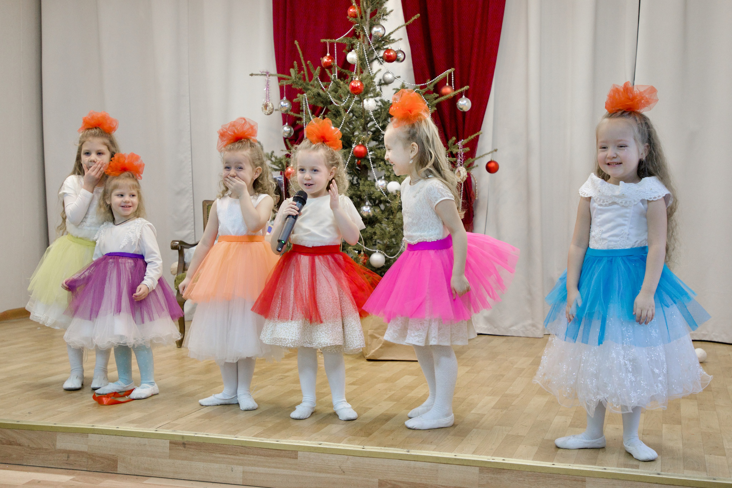 Разные выступления. Школьные выпускные альбомы в Москве Марина Николаева
