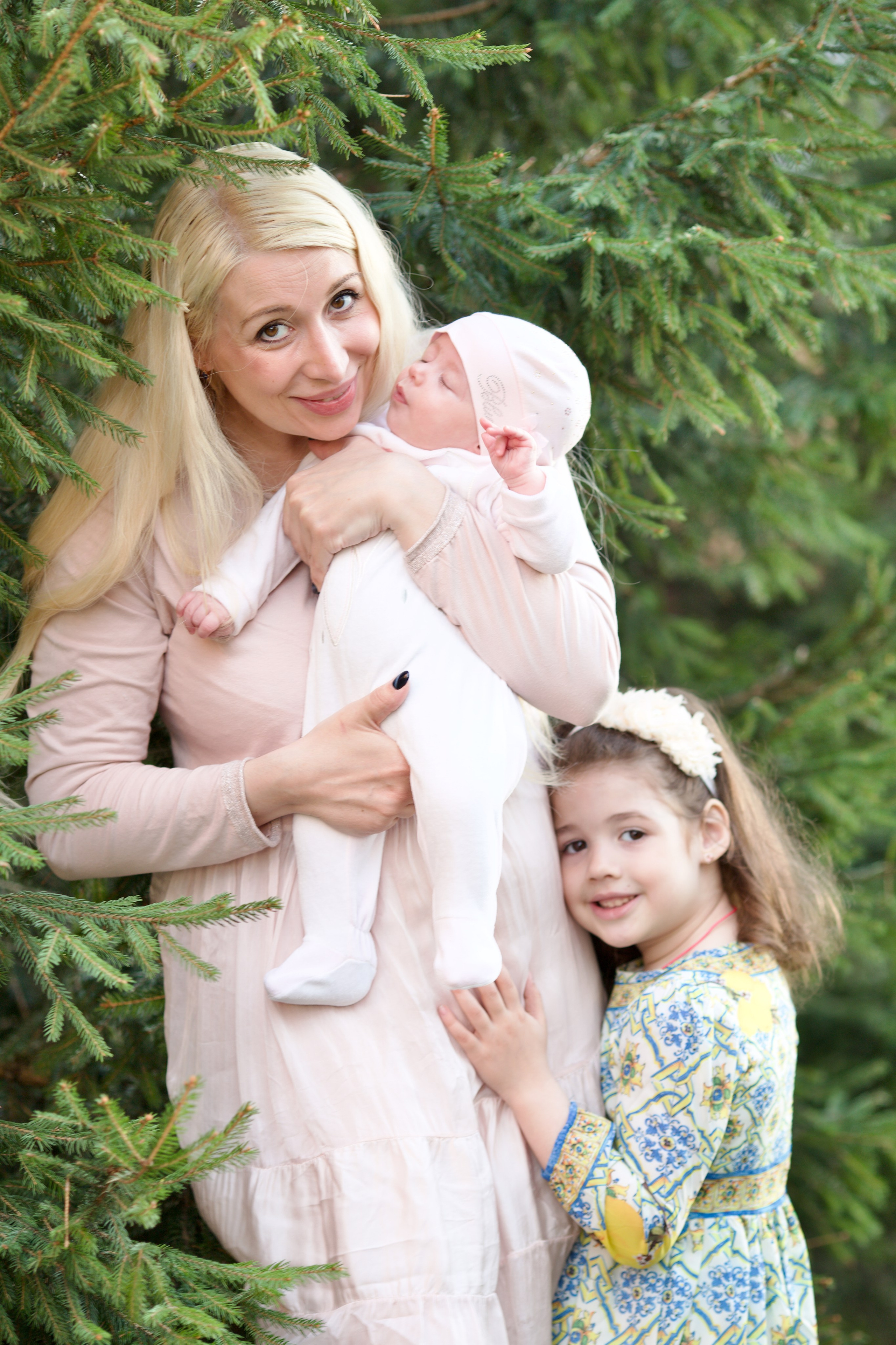 Валерия, Варя и Маша. Школьные выпускные альбомы в Москве Марина Николаева