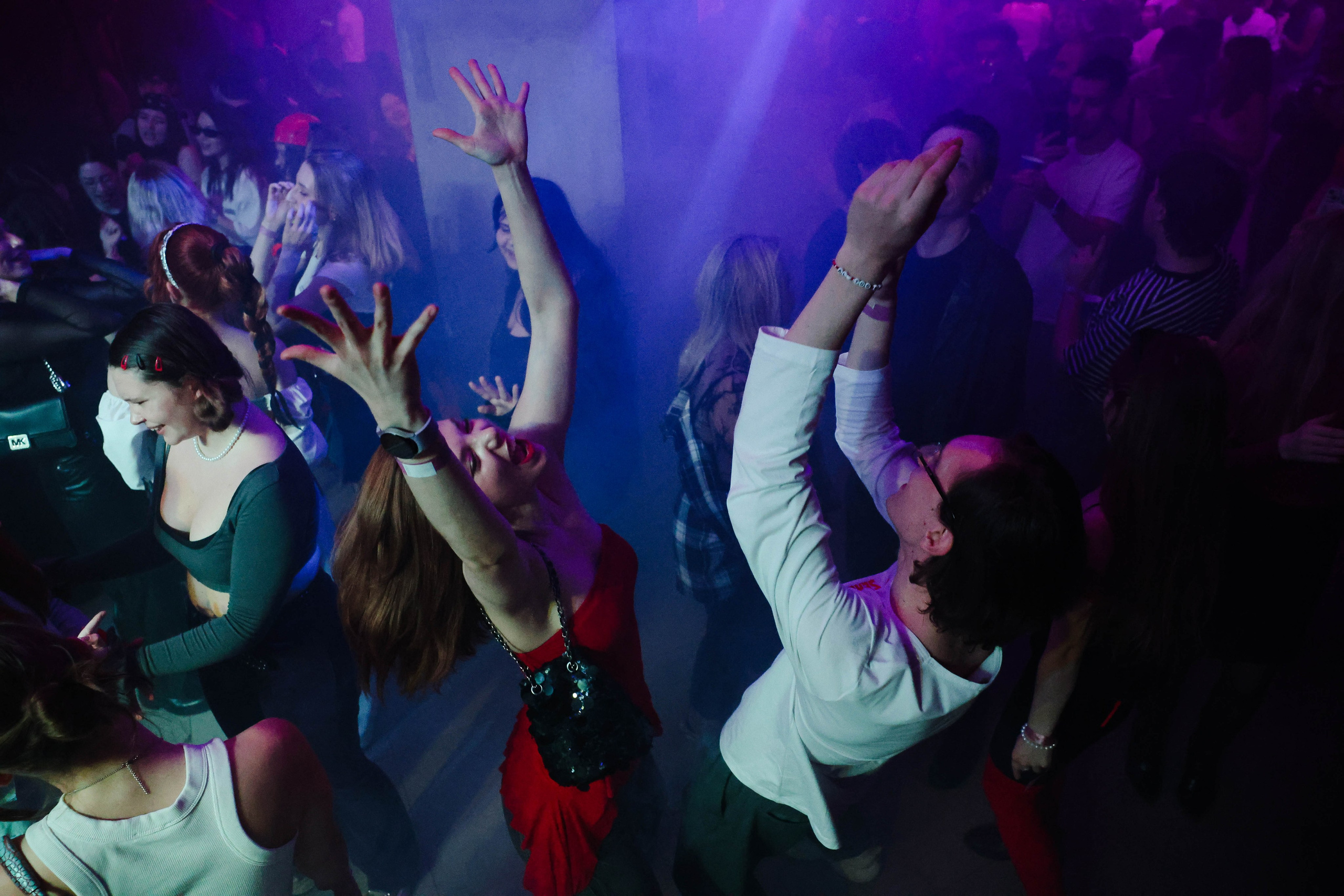 Вечеринки / вспышка. Репортажный фотограф в Москве Арина Антонова