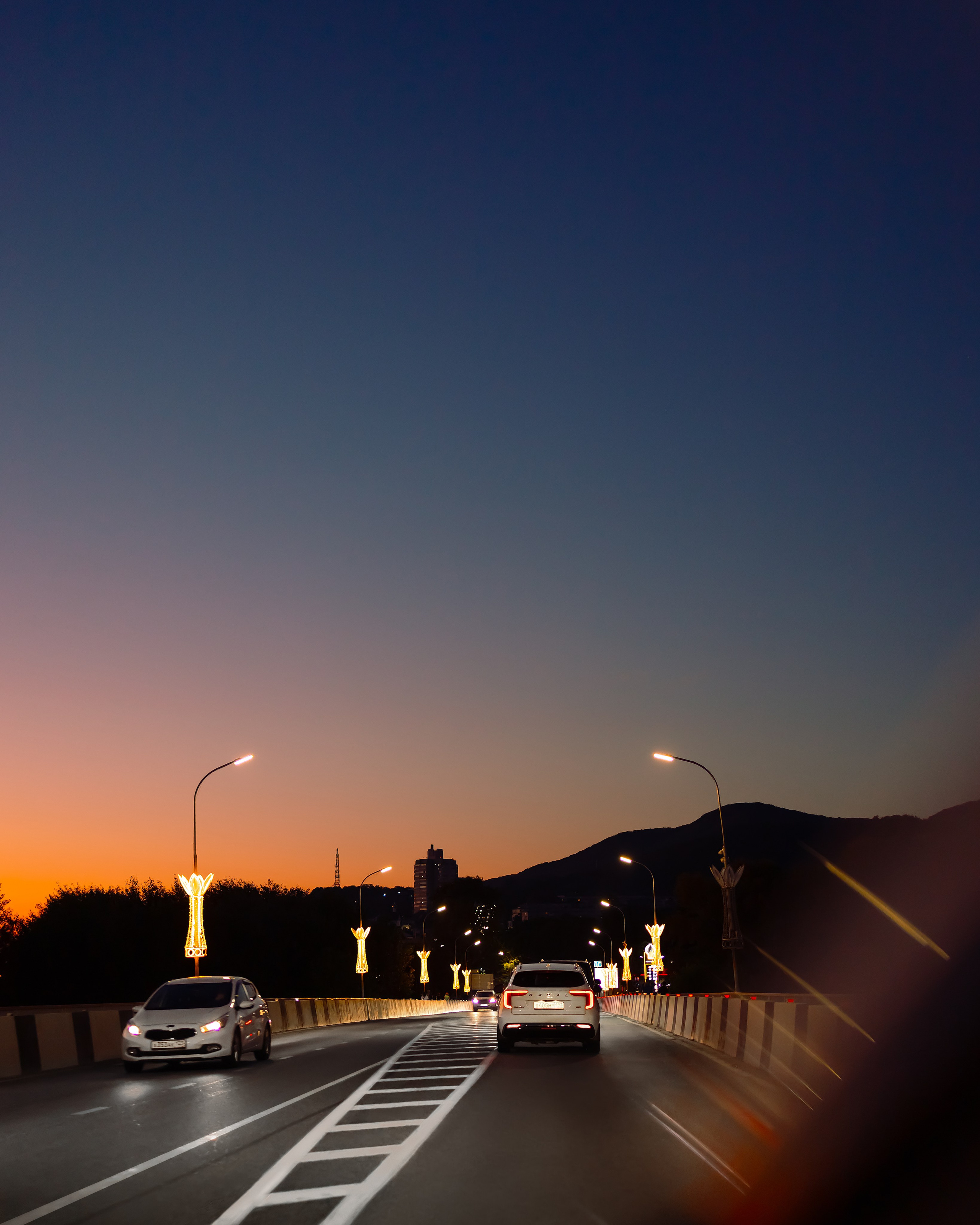 Автомобили