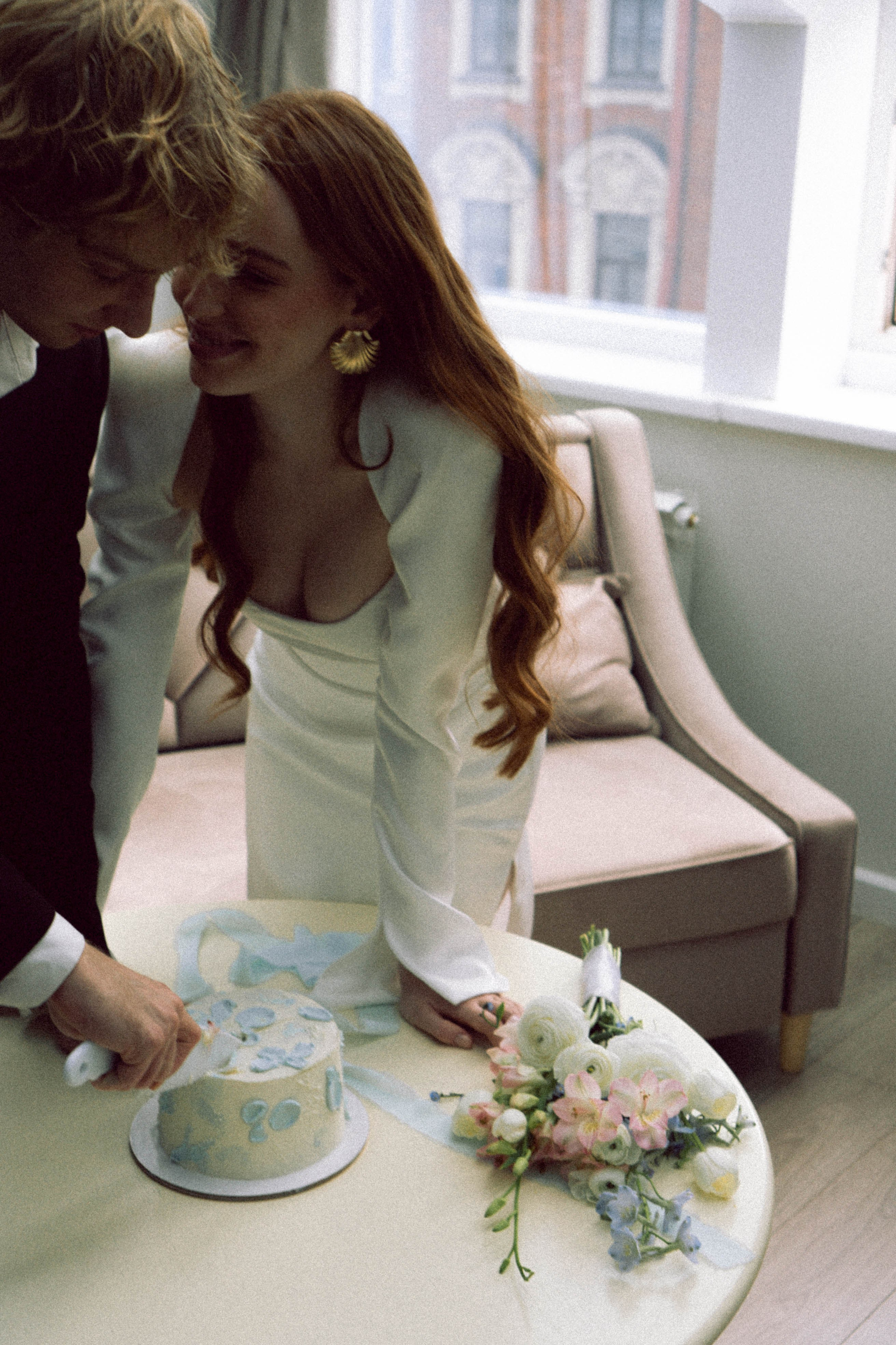 СВАДЕБНАЯ СЬЕМКА В ОТЕЛЕ. СБОРЫ ЖЕНИХА И НЕВЕСТЫ И ТАКЖЕ ТОР И ПОДГОТОВКА К ПРОГУЛКЕ. Профессиональный фотограф, Санкт-Петербург — Виктория Богомолова