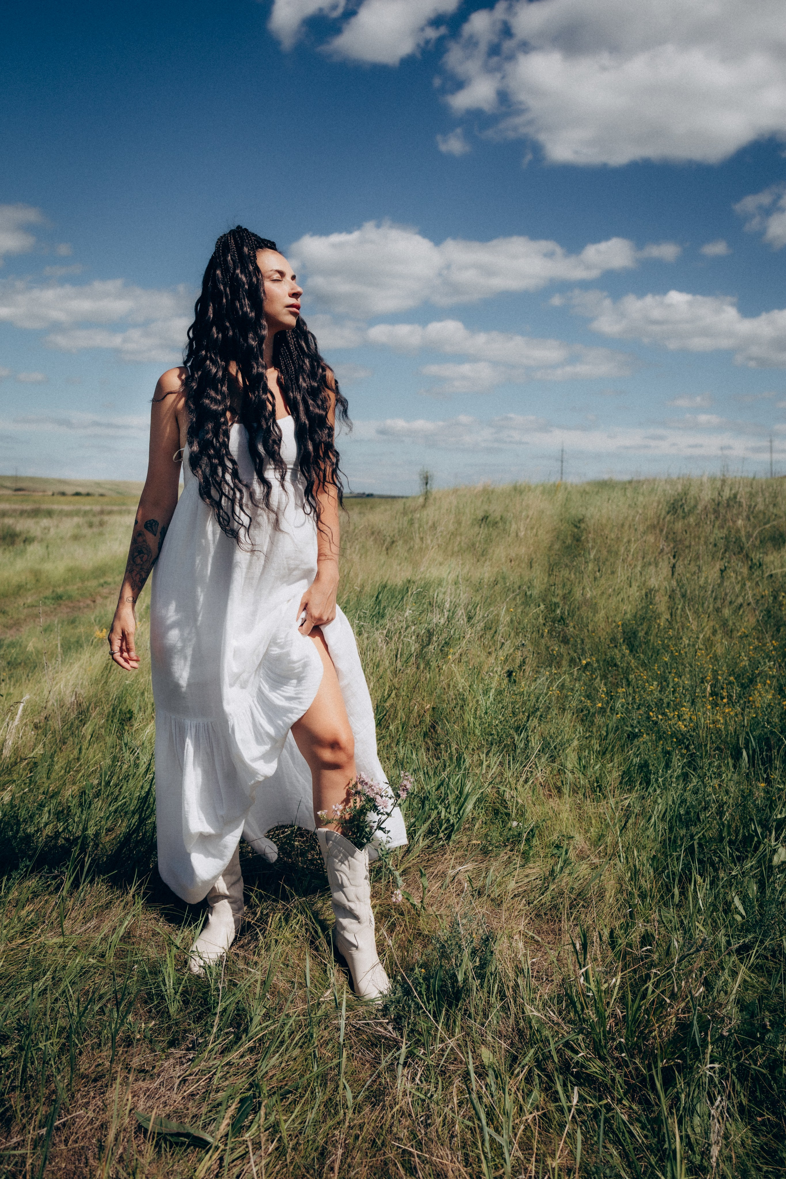 Александра в поле. Фотограф в Санкт-Петербурге Светлана Арестова