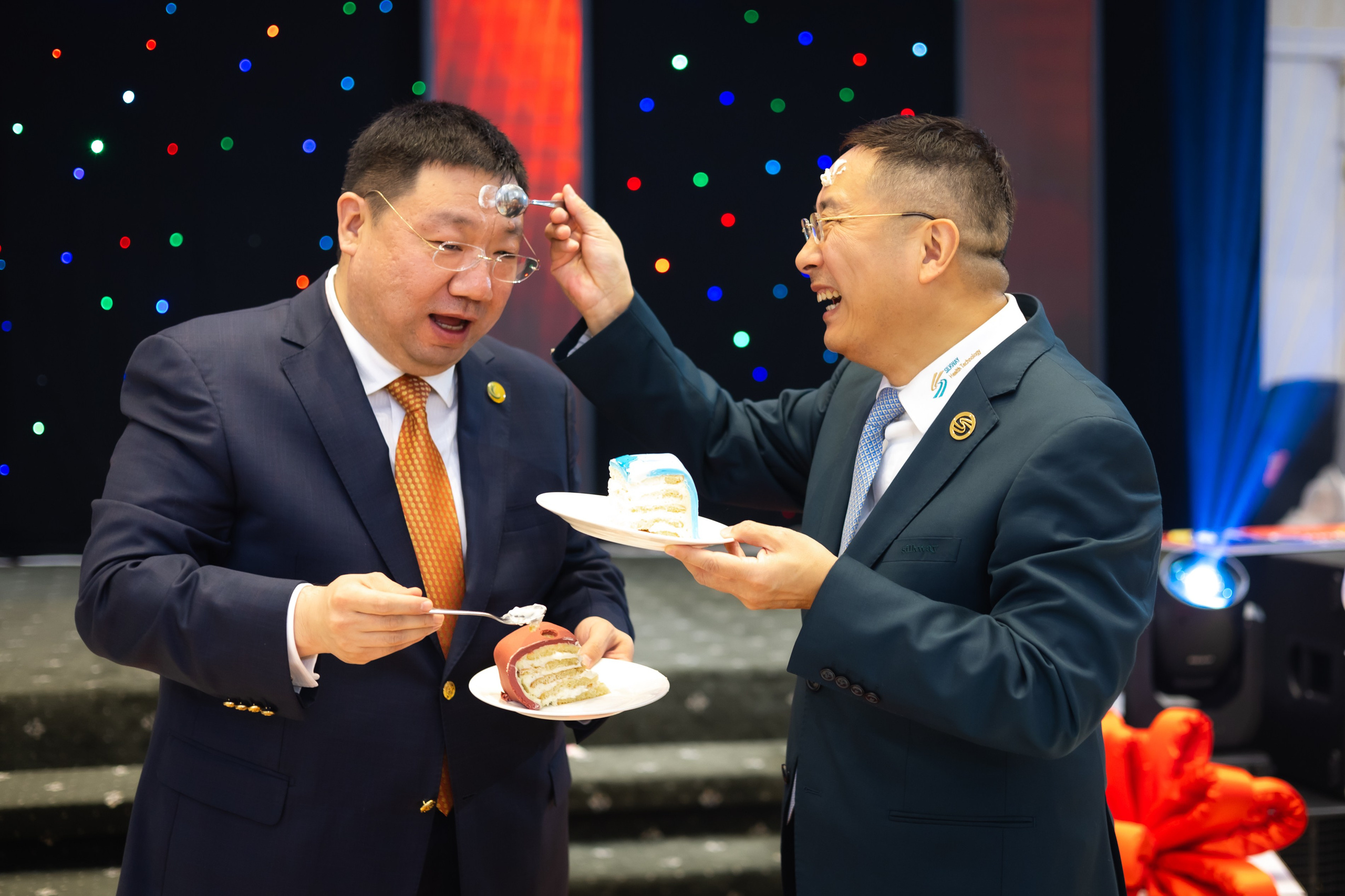 Фотосъемка мероприятия Юбилей компании SilkWay в Алматы. Коммерческий и репортажный фотограф в Алматы — Jora Abramov