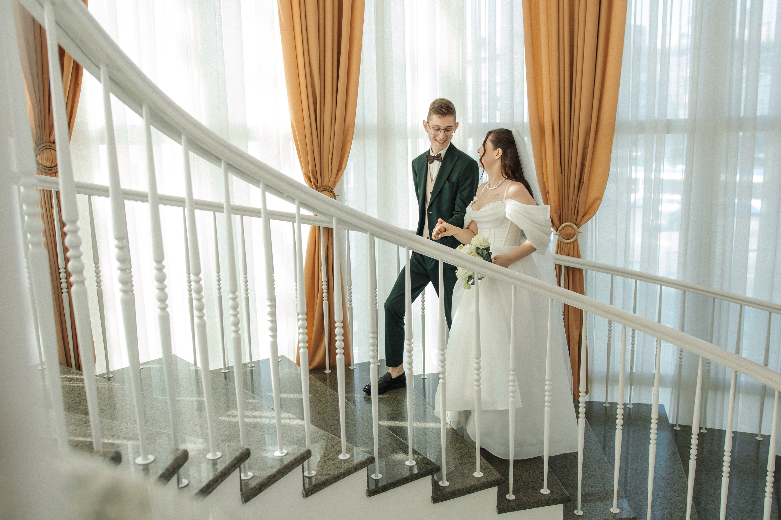Арина и Александр Ботанический сад, ЗАГС Центральный. Фотограф Новосибирск