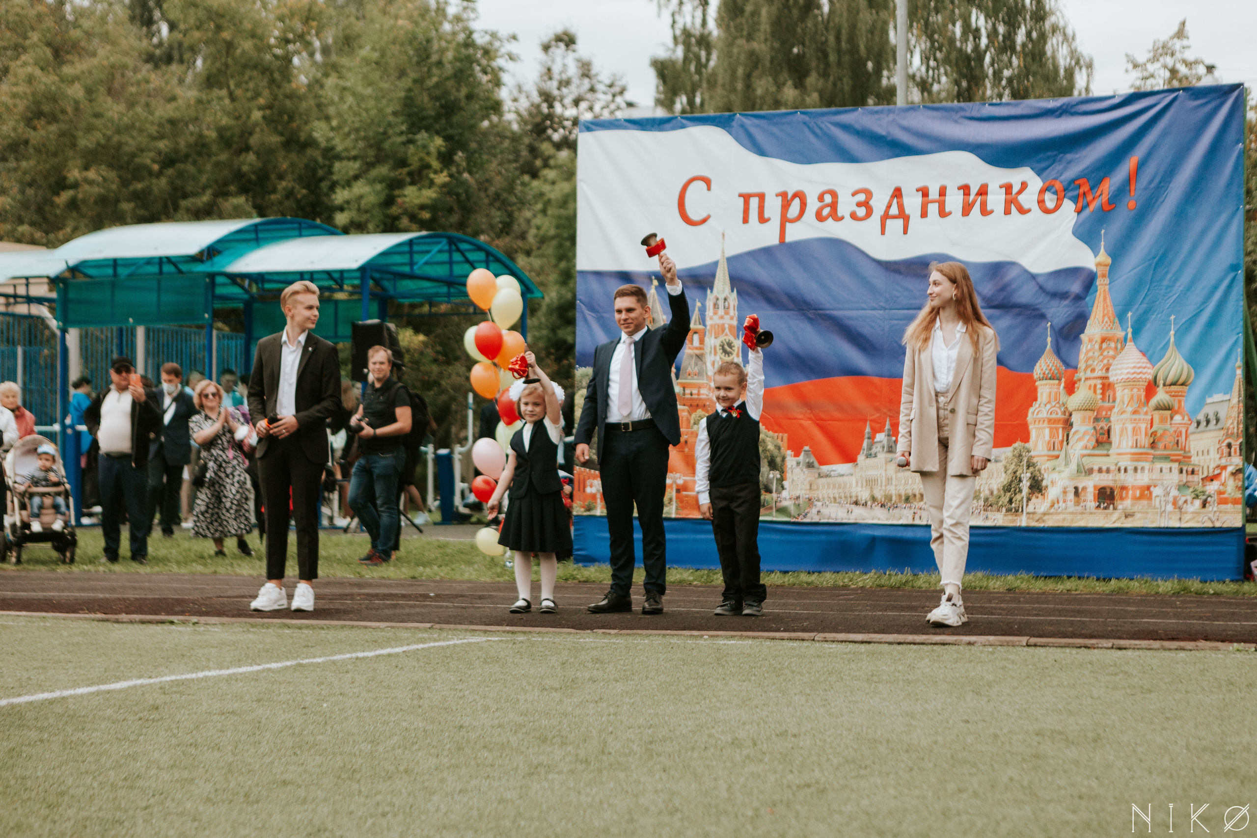 1 сентября в школе № 1158. Фотограф Николь Фолиянц