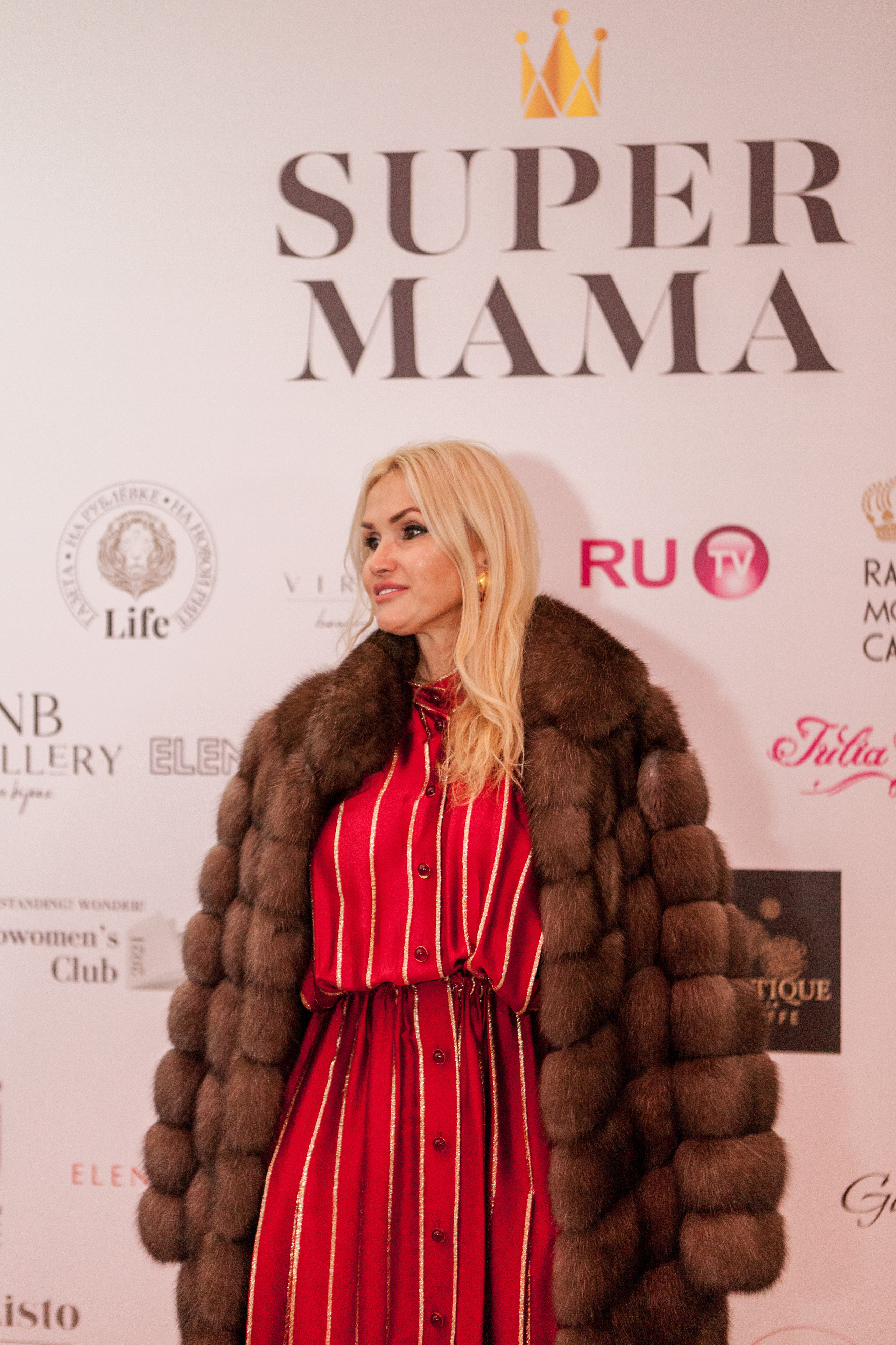 Supermama. Фотограф Николь Фолиянц