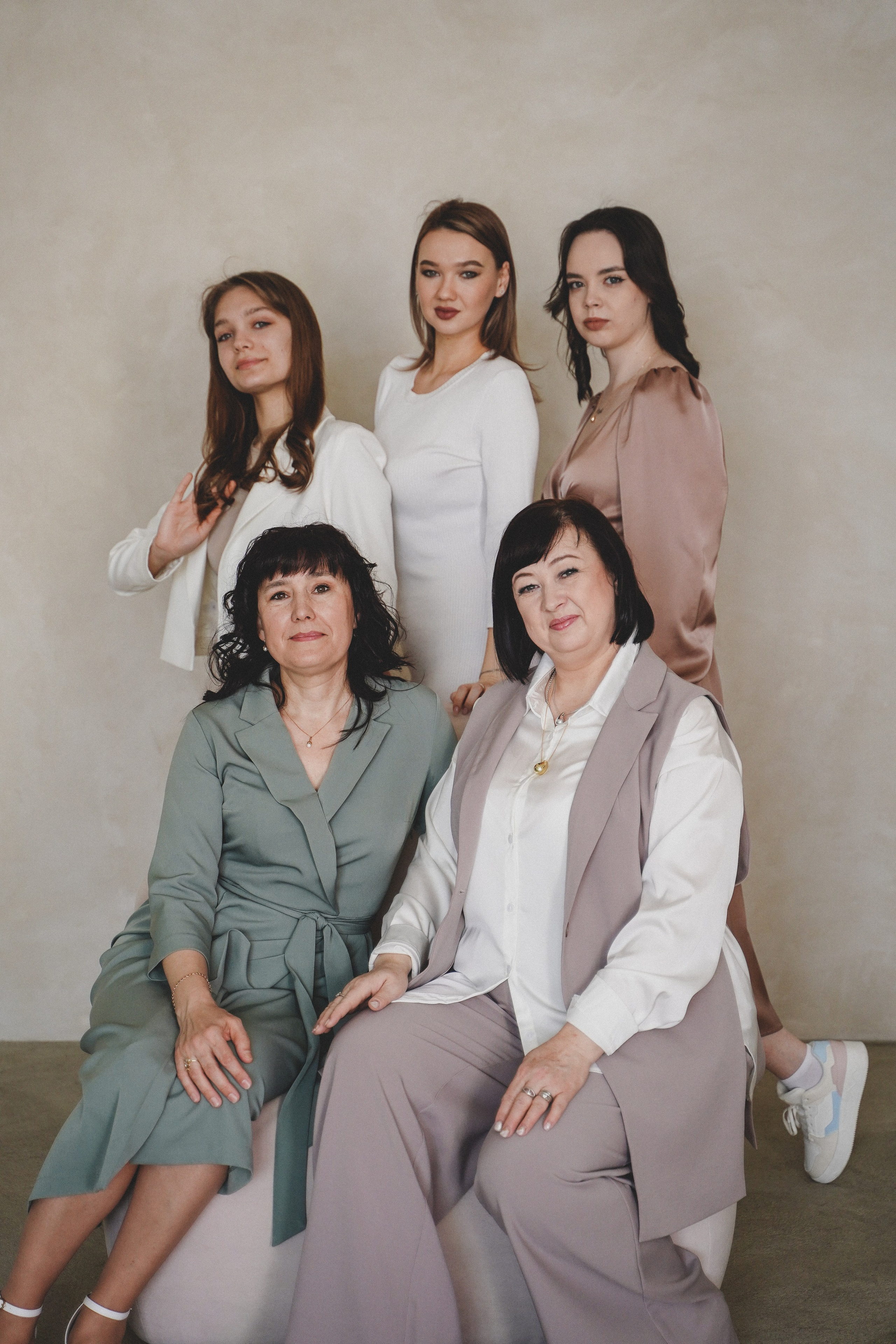 Фотосессия большой семьи в студии. Семейный и женский фотограф в Краснодаре Анастасия Приймак