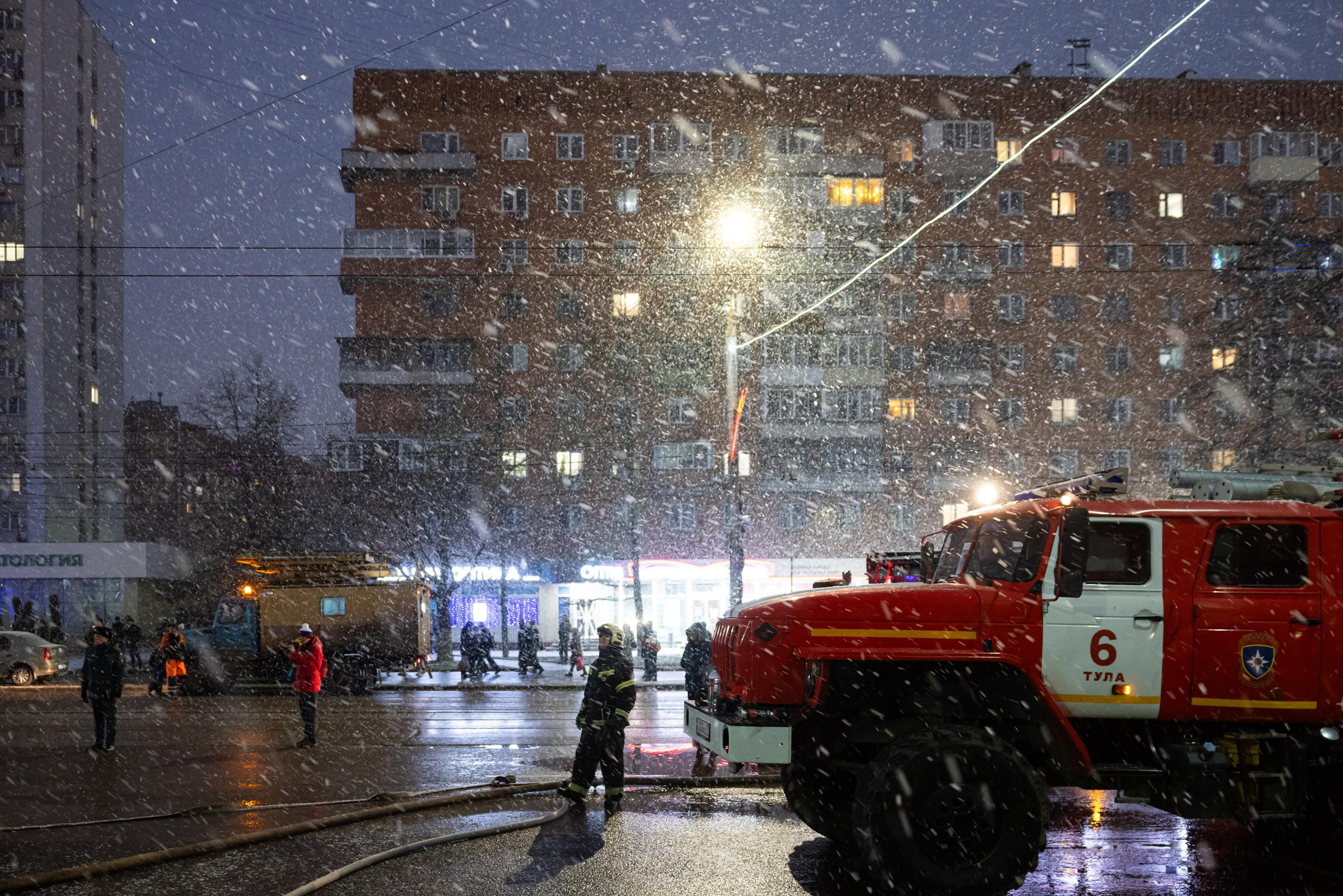 Пожар на ул. Советская 15 (13 января 2025). Репортажный фотограф Алексей Пирязев