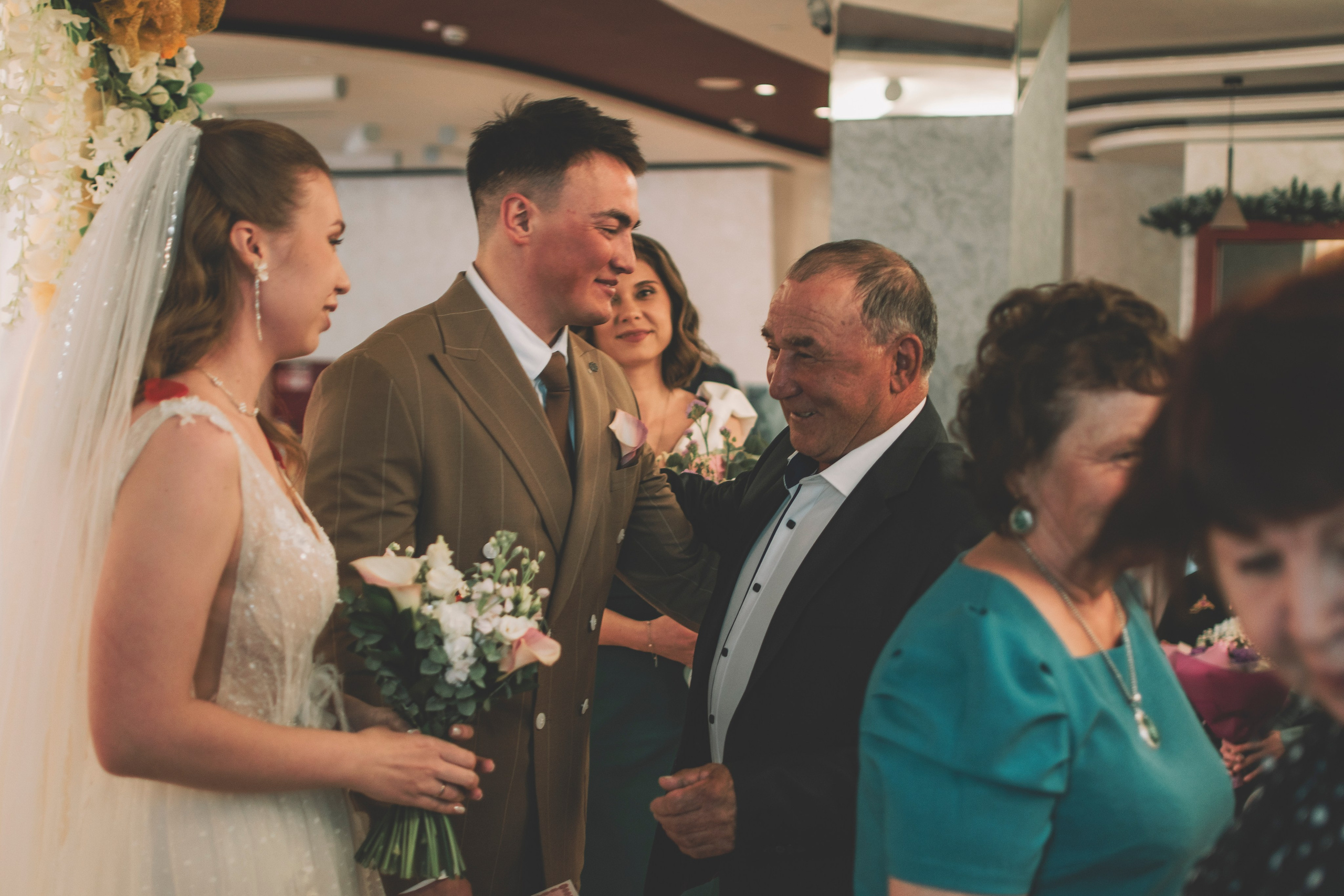 Альберт и Анастасия (Студийная фотосессия, роспись в ДК Нефтяник + фотосессия с гостями). Семейный и свадебный фотограф Губкинский и Ставрополь