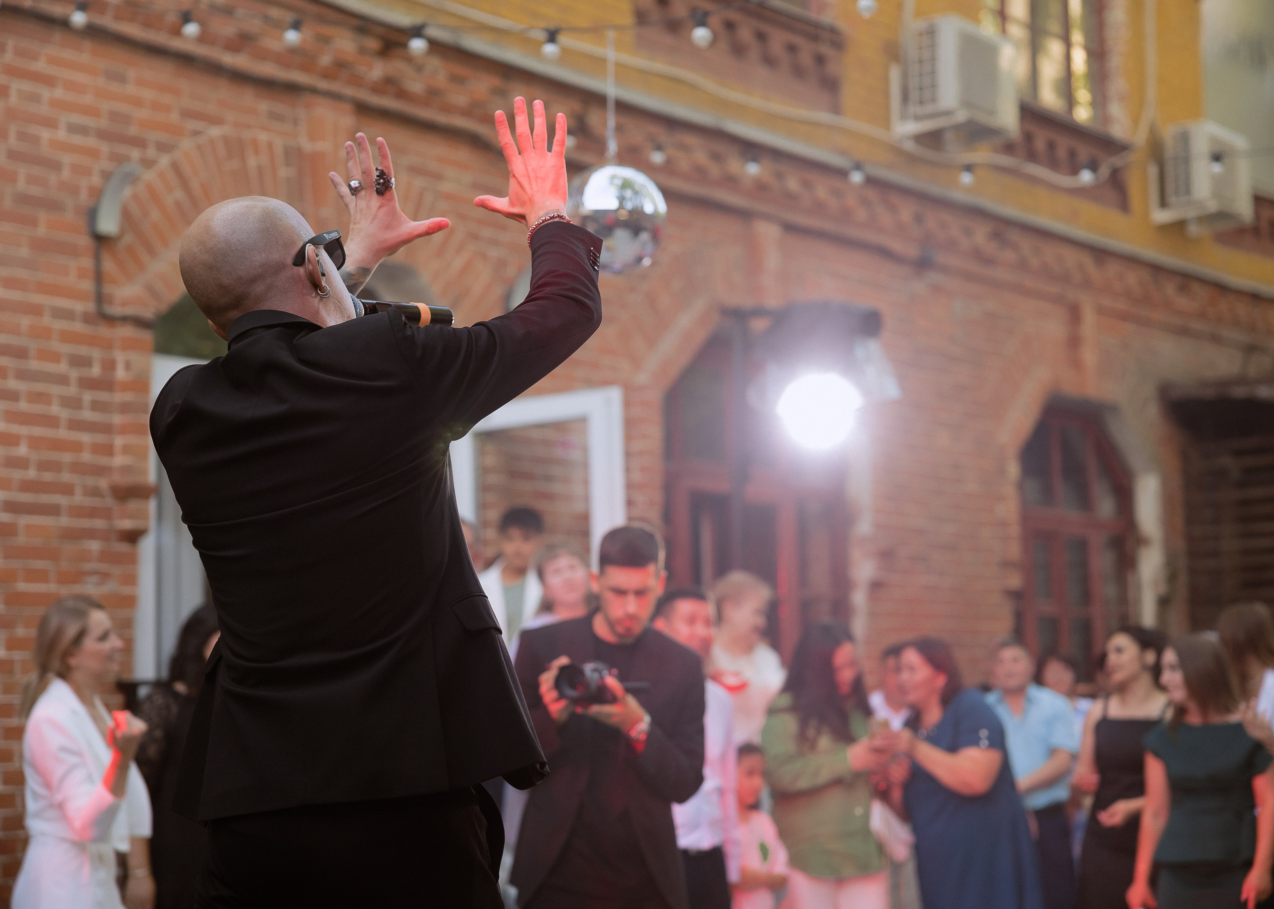 Дмитрий и Алита. Фотограф Эмиль Исякаев