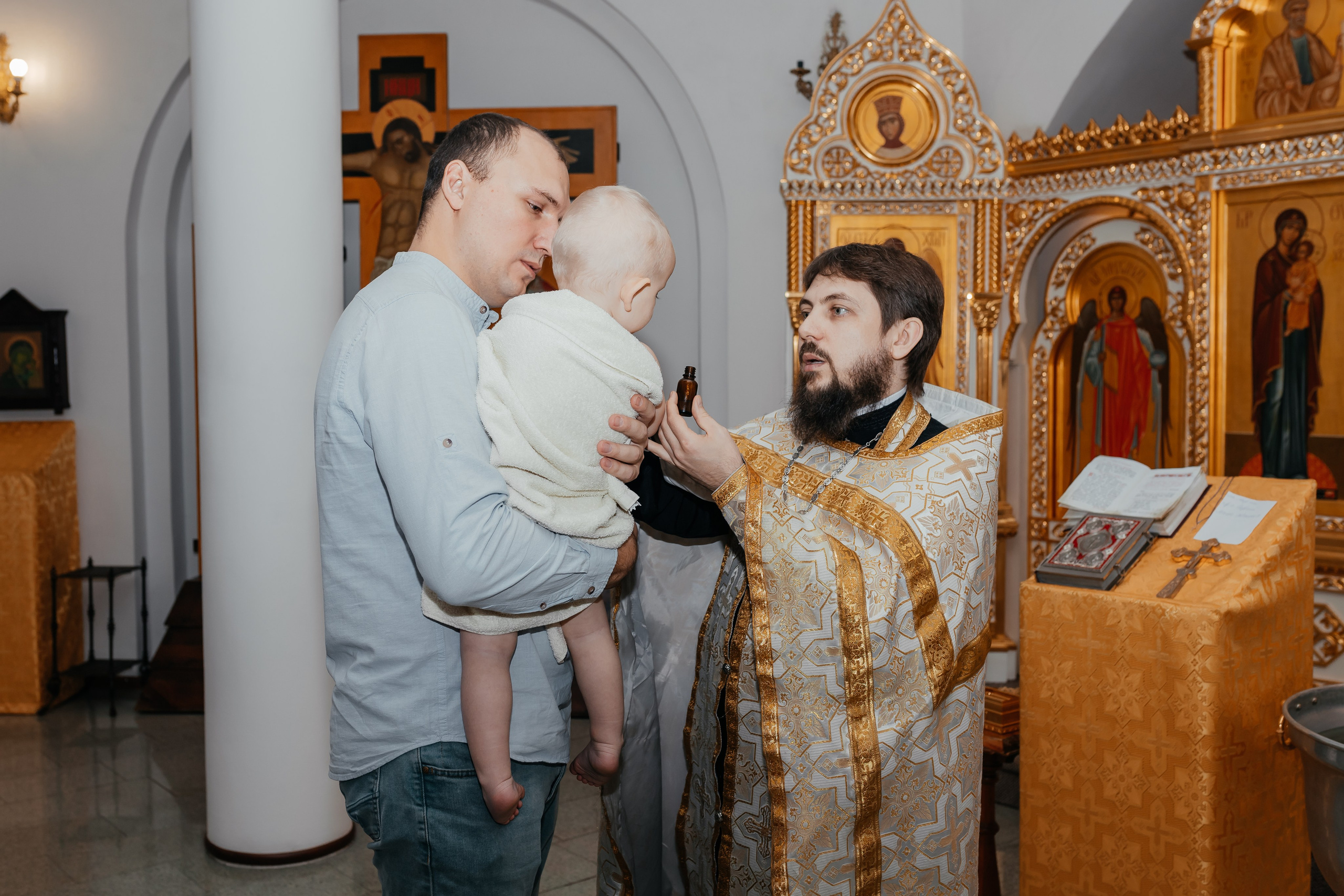 Крещение Георгий. Семейный и домашний фотограф в Москве и МО Королева Валерия