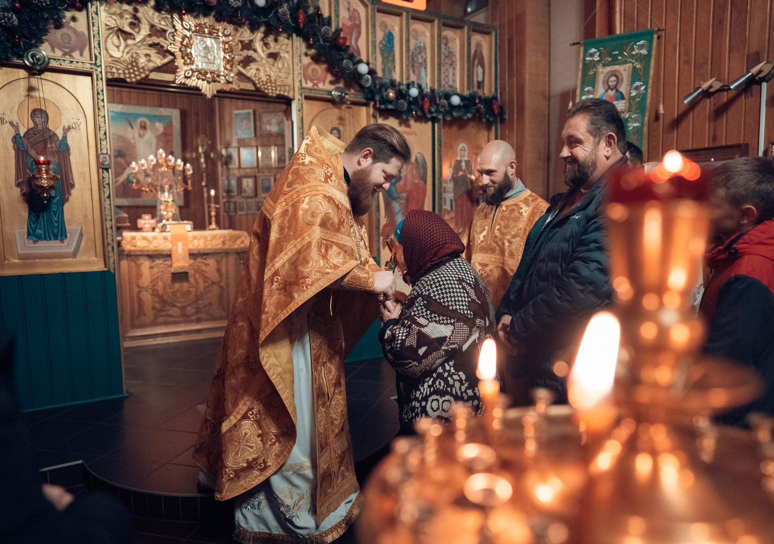 Ночная Божественная Литургия в день памяти Свт.Спиридона Тримифунтского, Севастополь. Церковный фотограф Севастополь