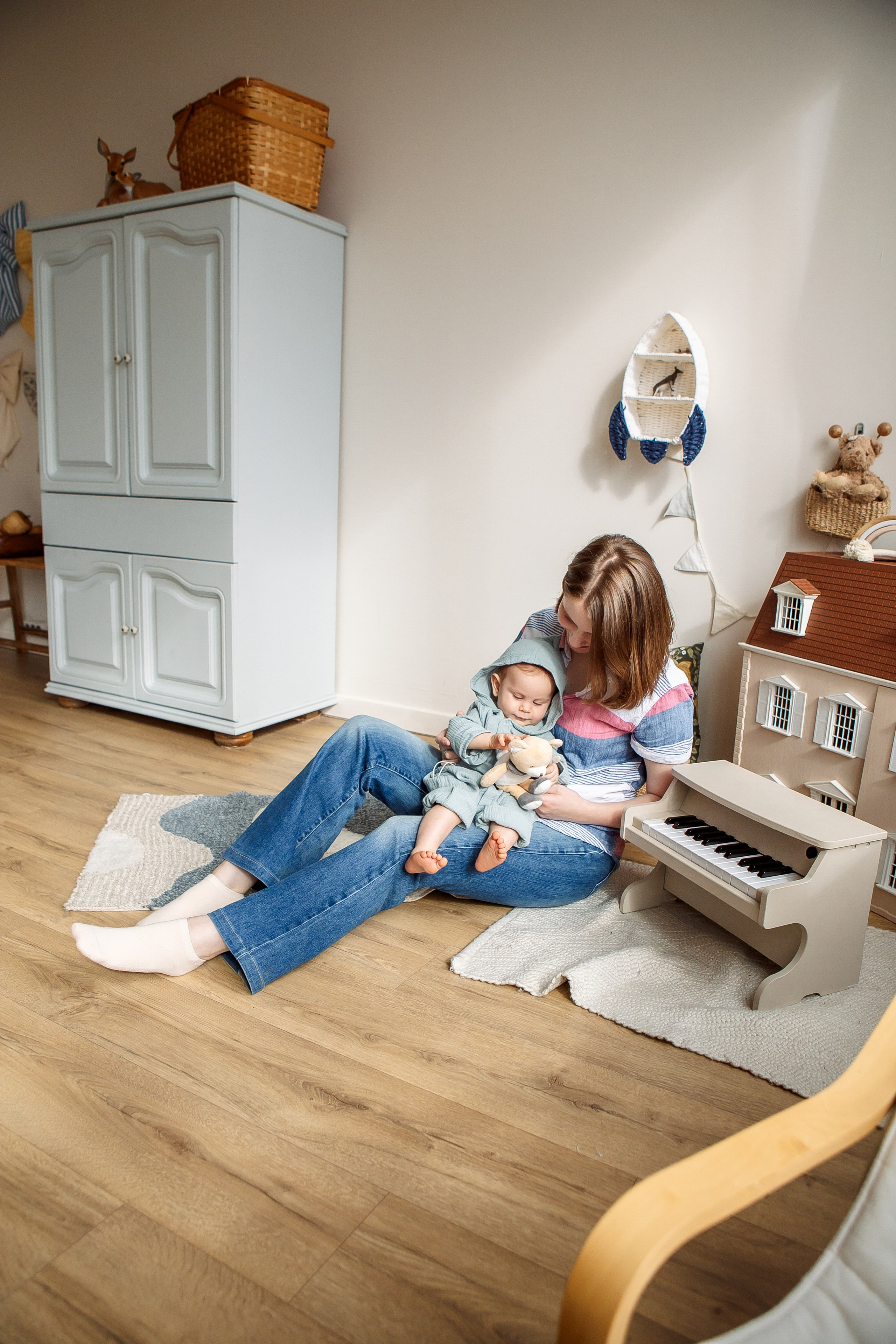 Виктор и его семья в студии Форест. Семейный детский фотограф. Фотосессия в Минске