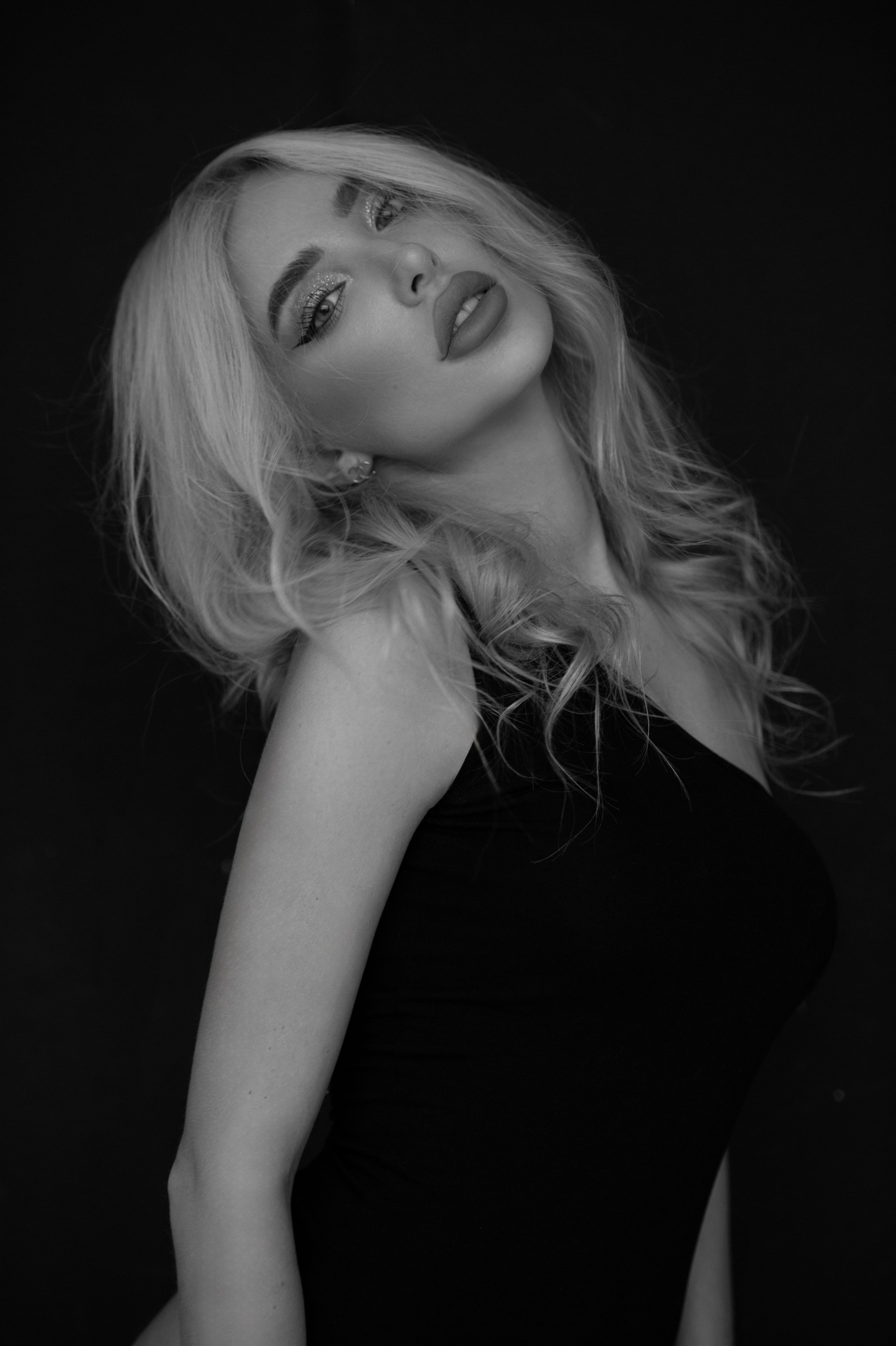 Фотосессия в стиле минимализм. Александр Mr.Brass — фотографирую женский портрет в Москве