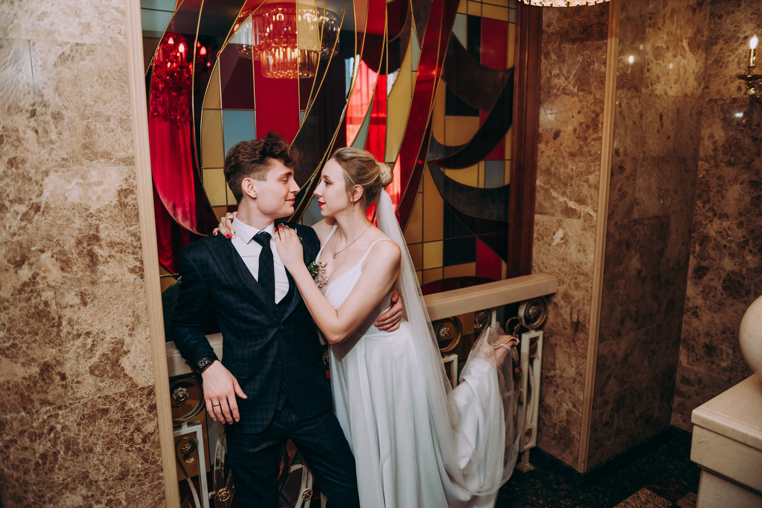 Свадебная фотосессия в музыкальном театре в г. Кемерово