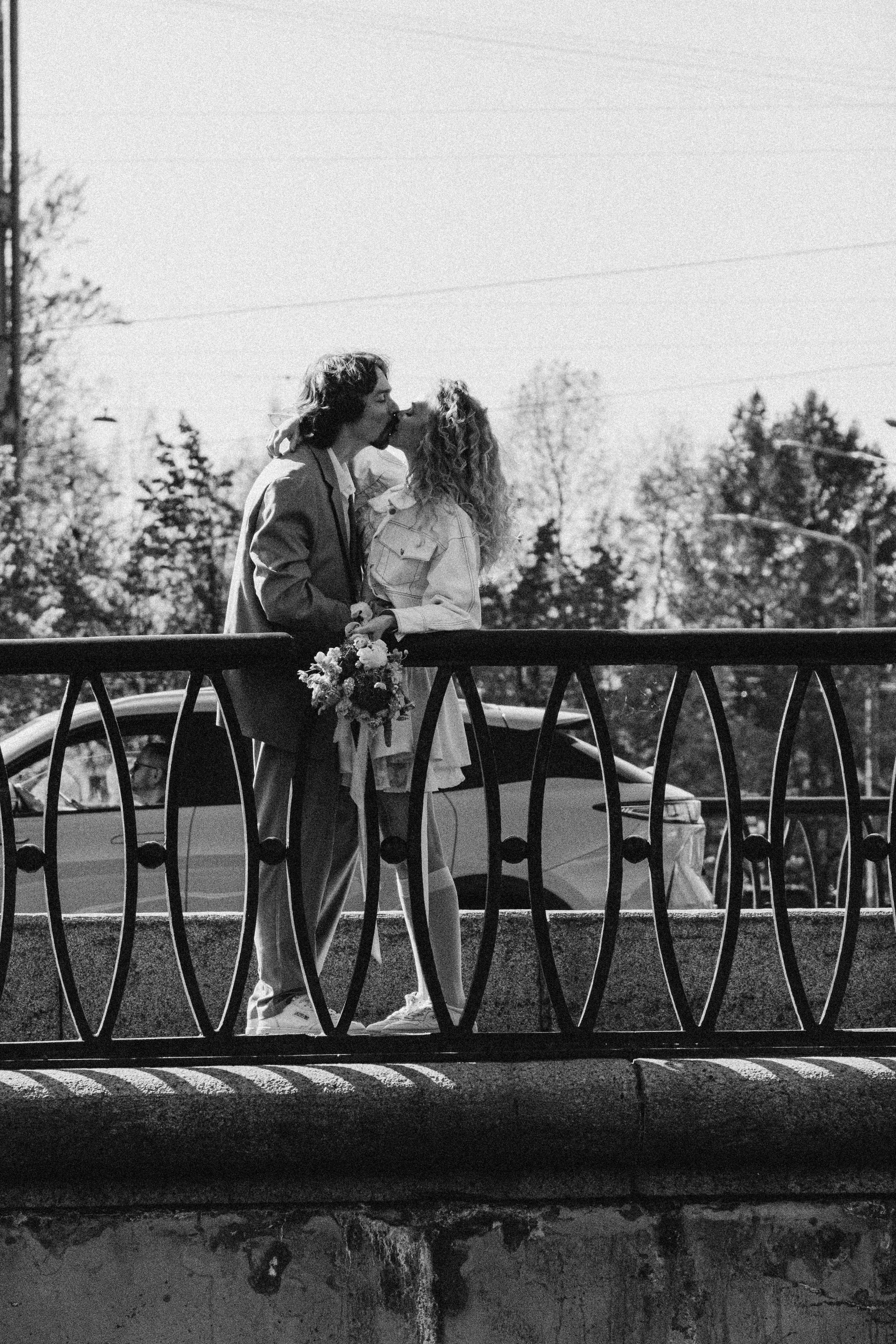 СВАДЕБНАЯ ПРОГУЛКА ПО ПЕТРОГРАДКЕ ВЕСНОЙ. СВАДЕБНАЯ ФОТОСЕССИИЯ НА ПЕТРОГРАДКЕ. Профессиональный фотограф, Санкт-Петербург — Виктория Богомолова