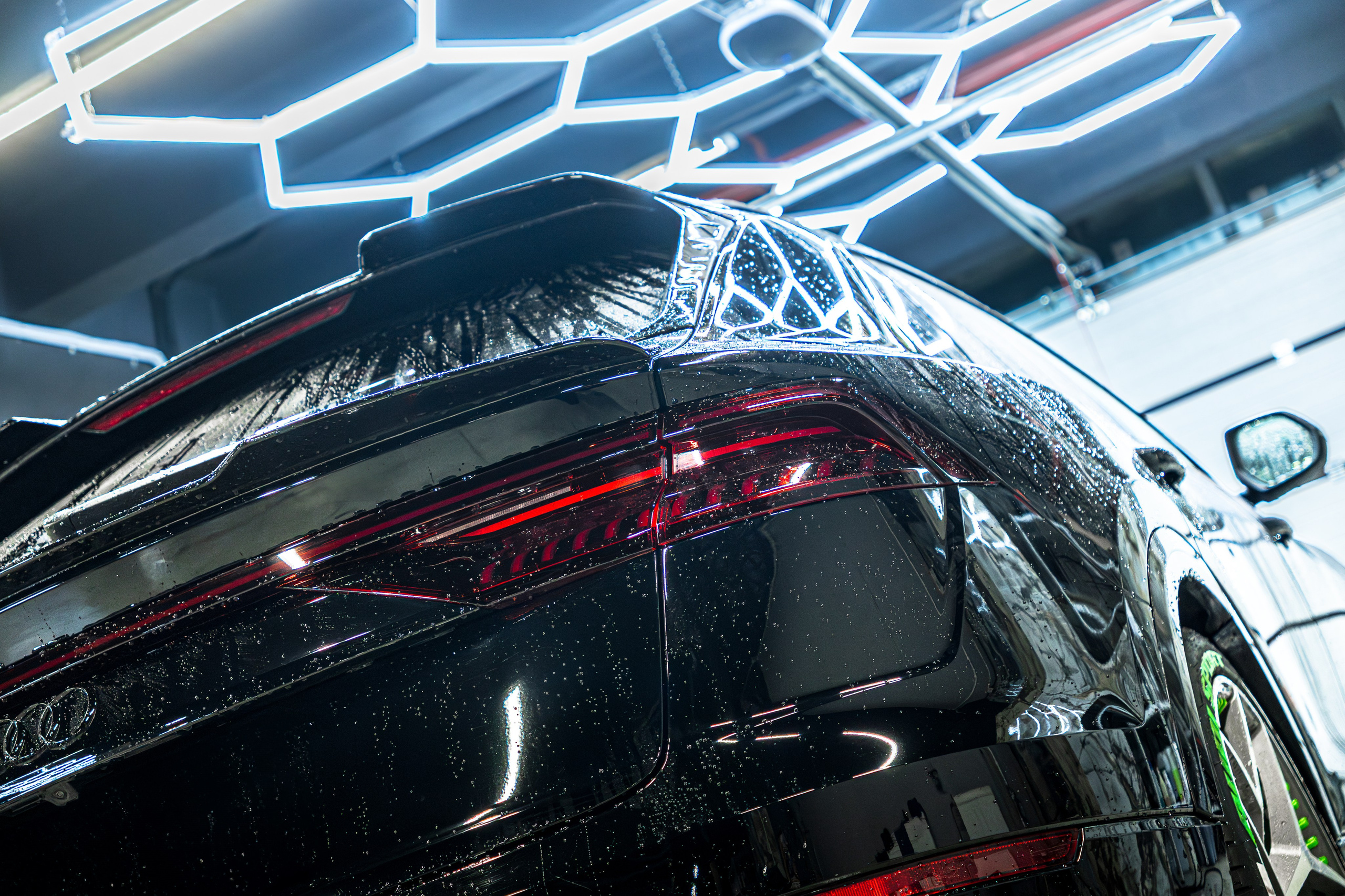 Audi Q8. Valya Fleks